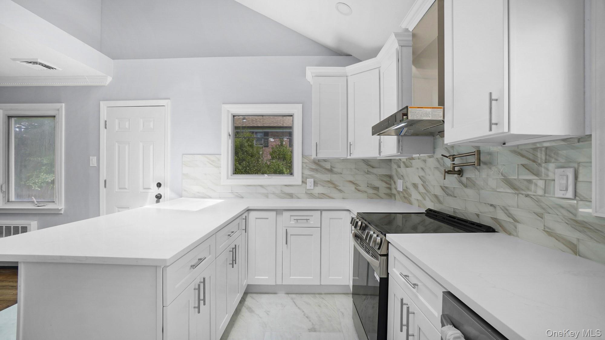 #8 photo, 827 Eastfield Road, ナッソー郡 Westbury , NY 11590