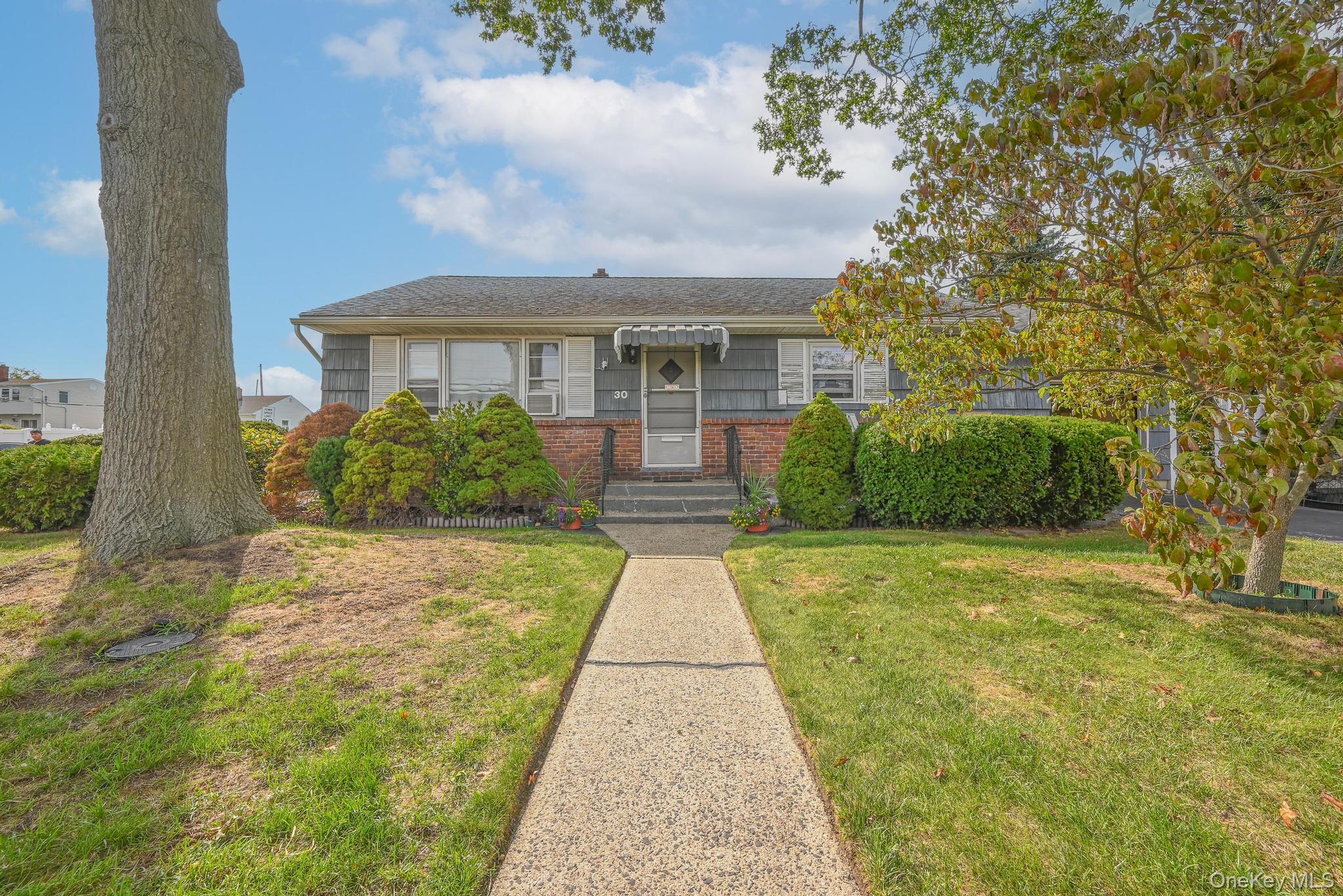 #1 photo, 30 Bloomingdale Road, 长岛 Hicksville , NY 11801