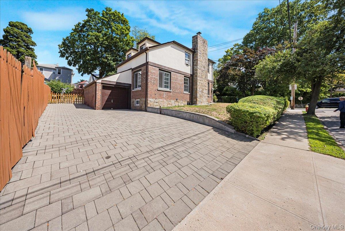 #11 photo, 549 Park Avenue, Yonkers , NY 10703