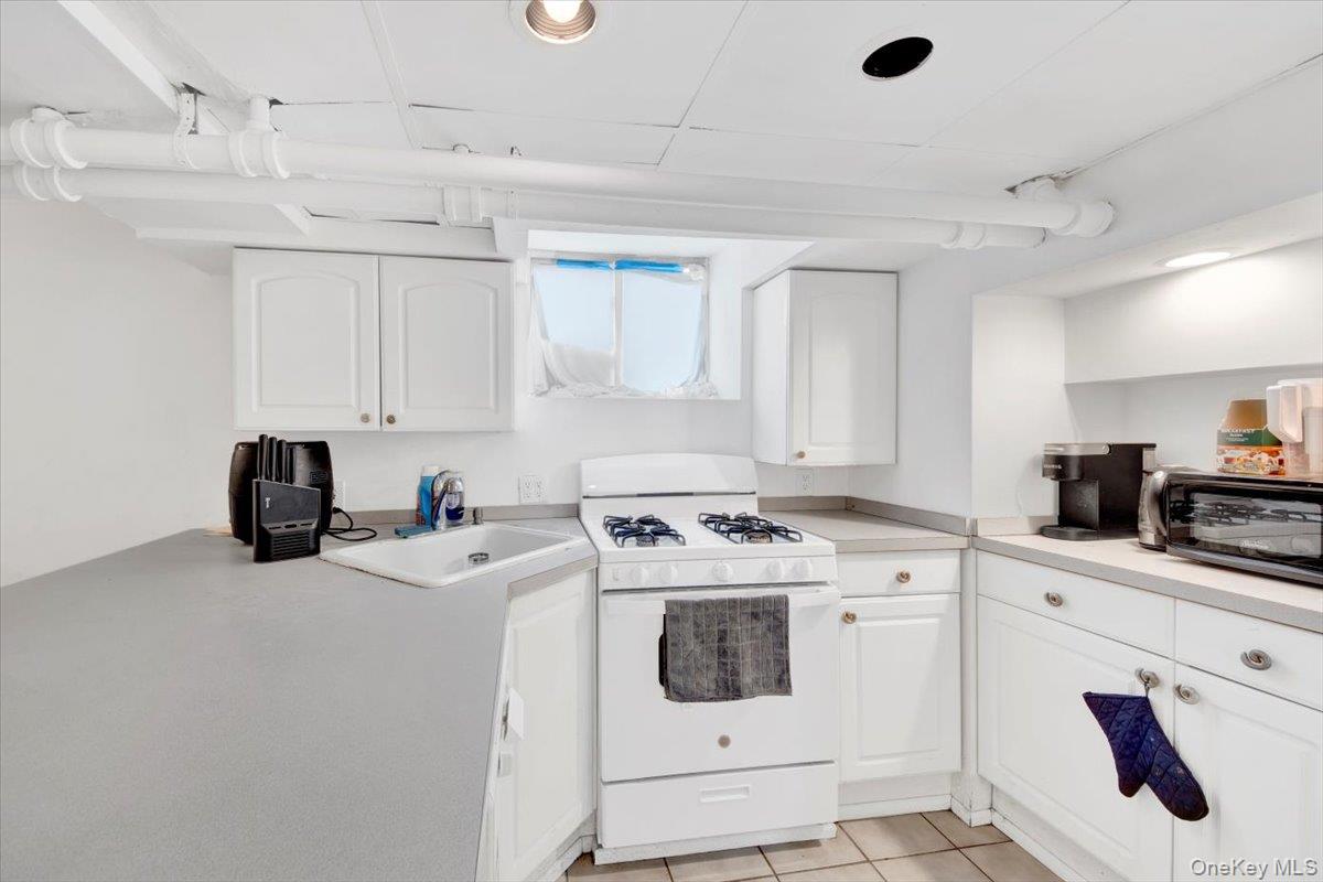 #12 photo, 1610 Hering Avenue, Bronx , NY 10461