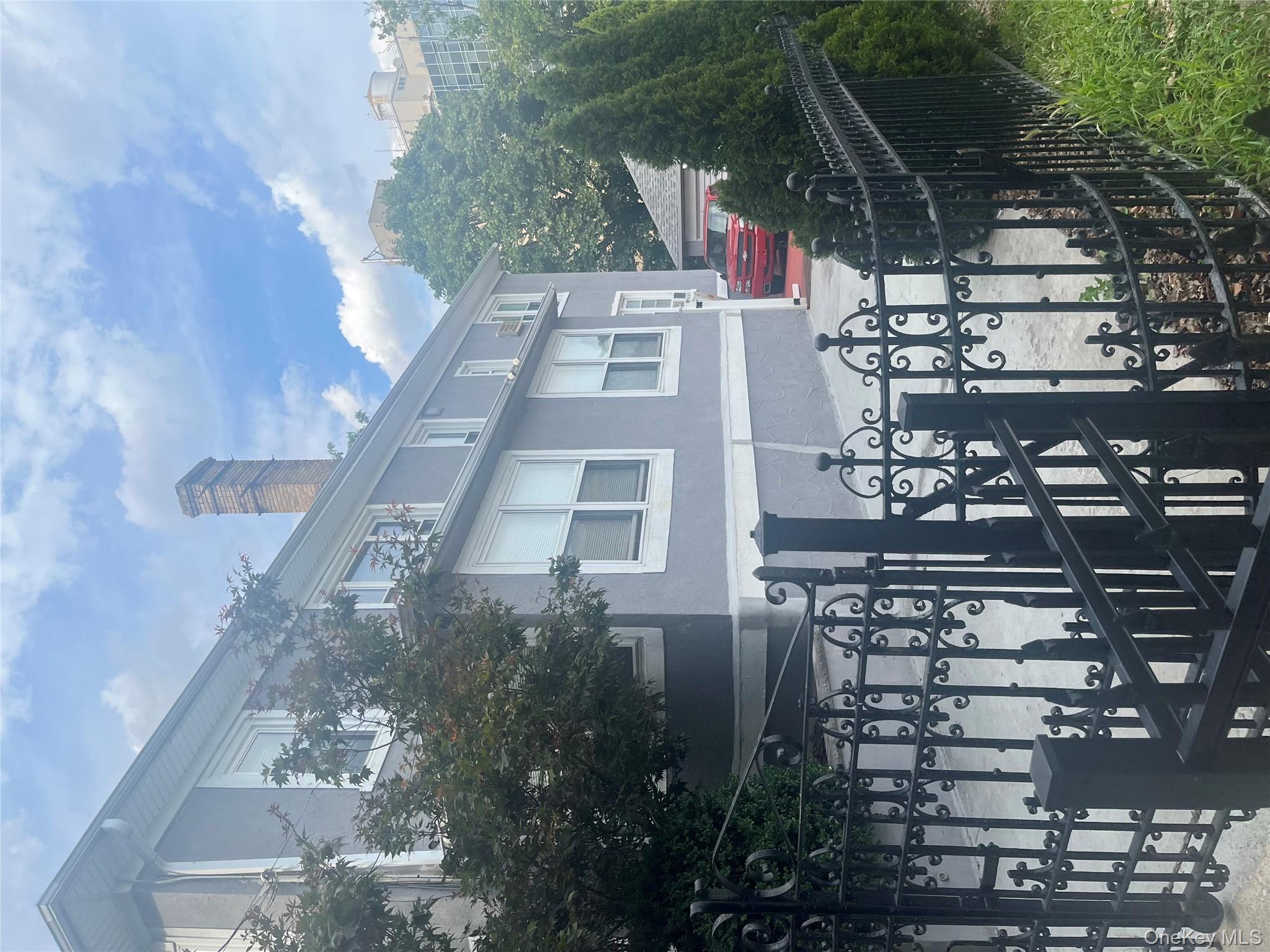 #2 photo, 1610 Hering Avenue, ブロンクス区 Bronx , NY 10461