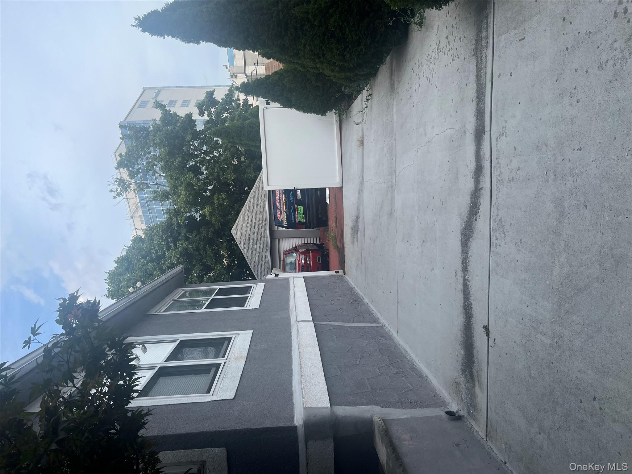 #4 photo, 1610 Hering Avenue, ブロンクス区 Bronx , NY 10461