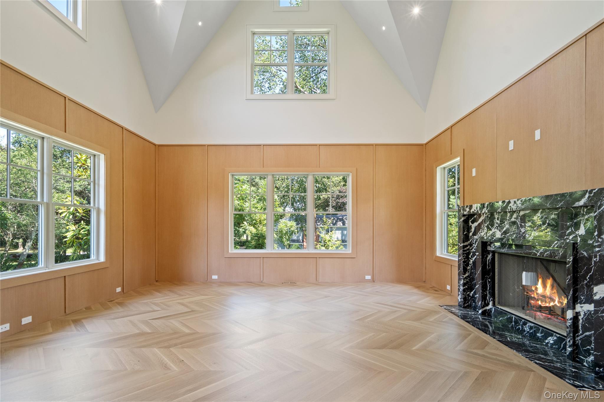 #9 photo, 8 Dogwood Hill, ナッソー郡 Brookville , NY 11545