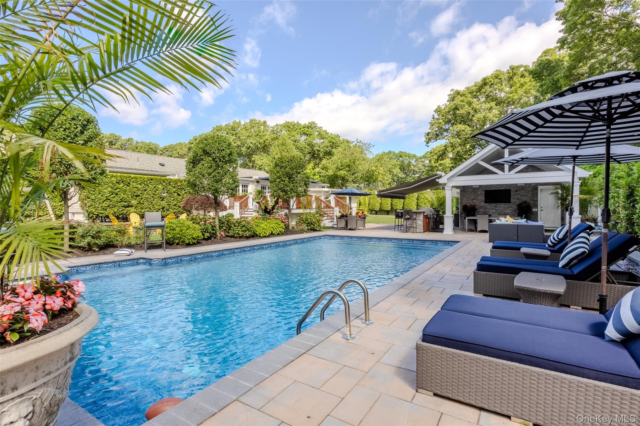 #1 photo, 42 Revilo Avenue, サフォーク郡 Shirley , NY 11967