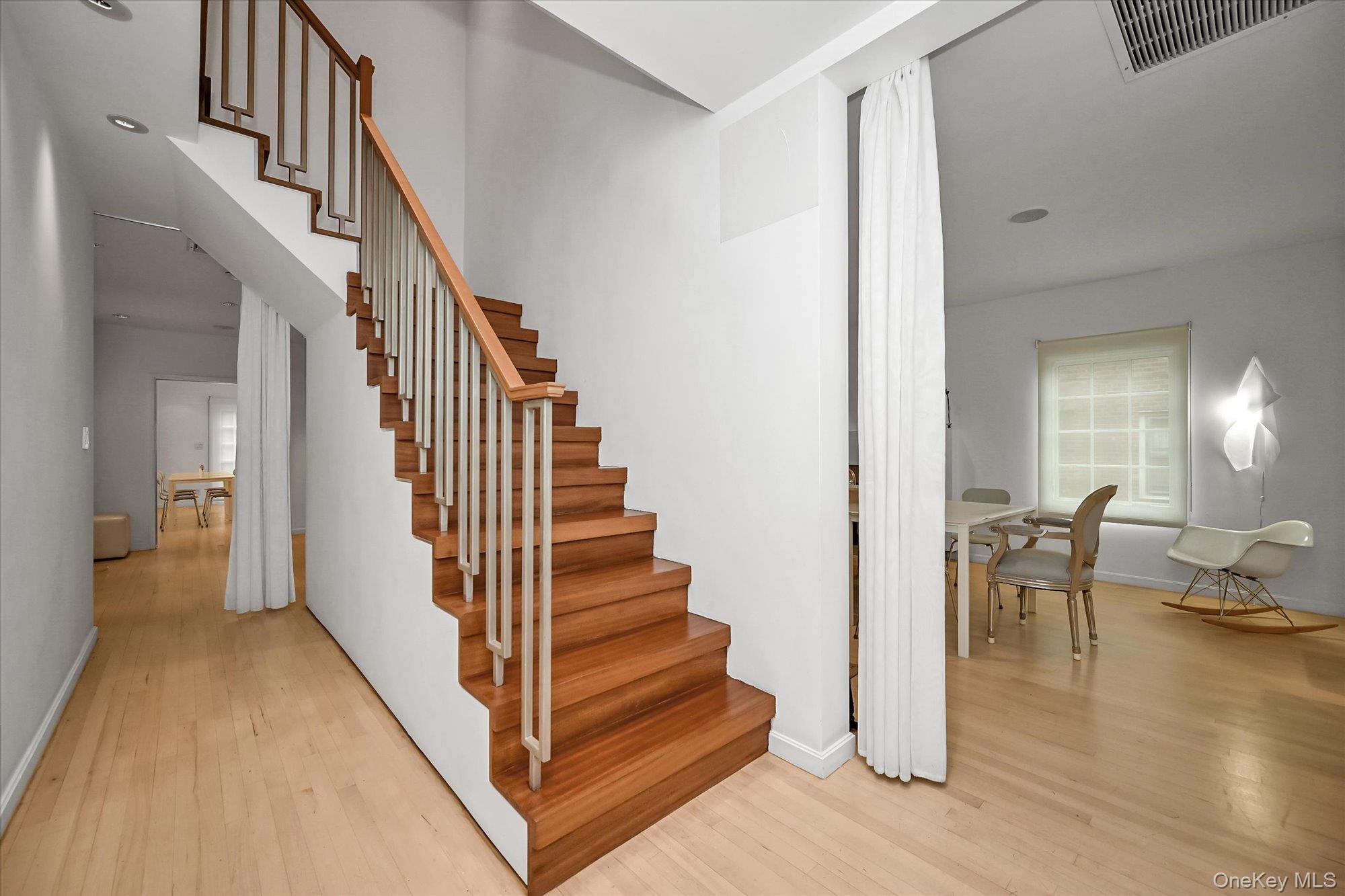 #11 photo, 30 & 16 Beechwood Drive, ナッソー郡 Lawrence , NY 11559