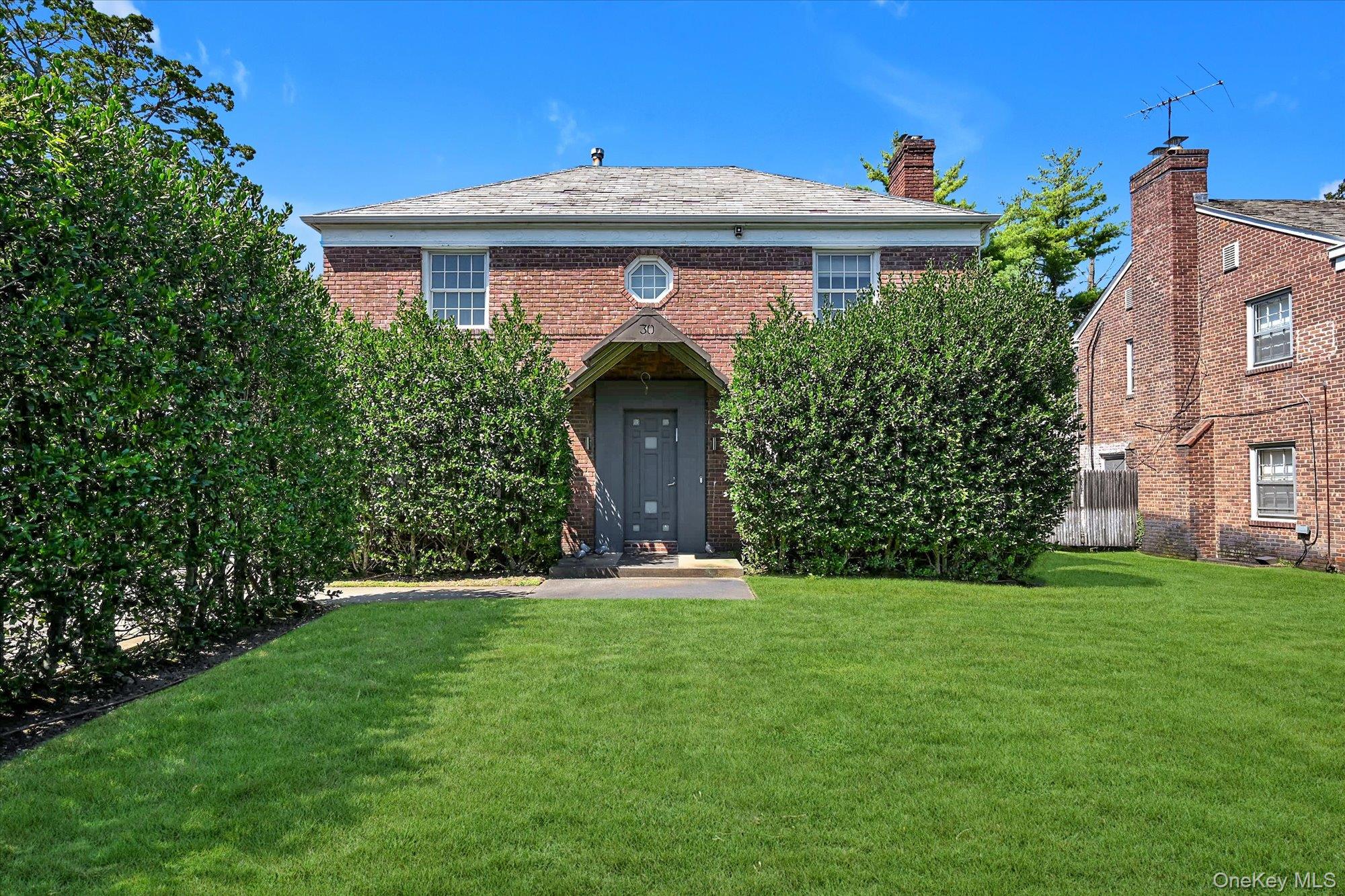 #2 photo, 30 & 16 Beechwood Drive, ナッソー郡 Lawrence , NY 11559