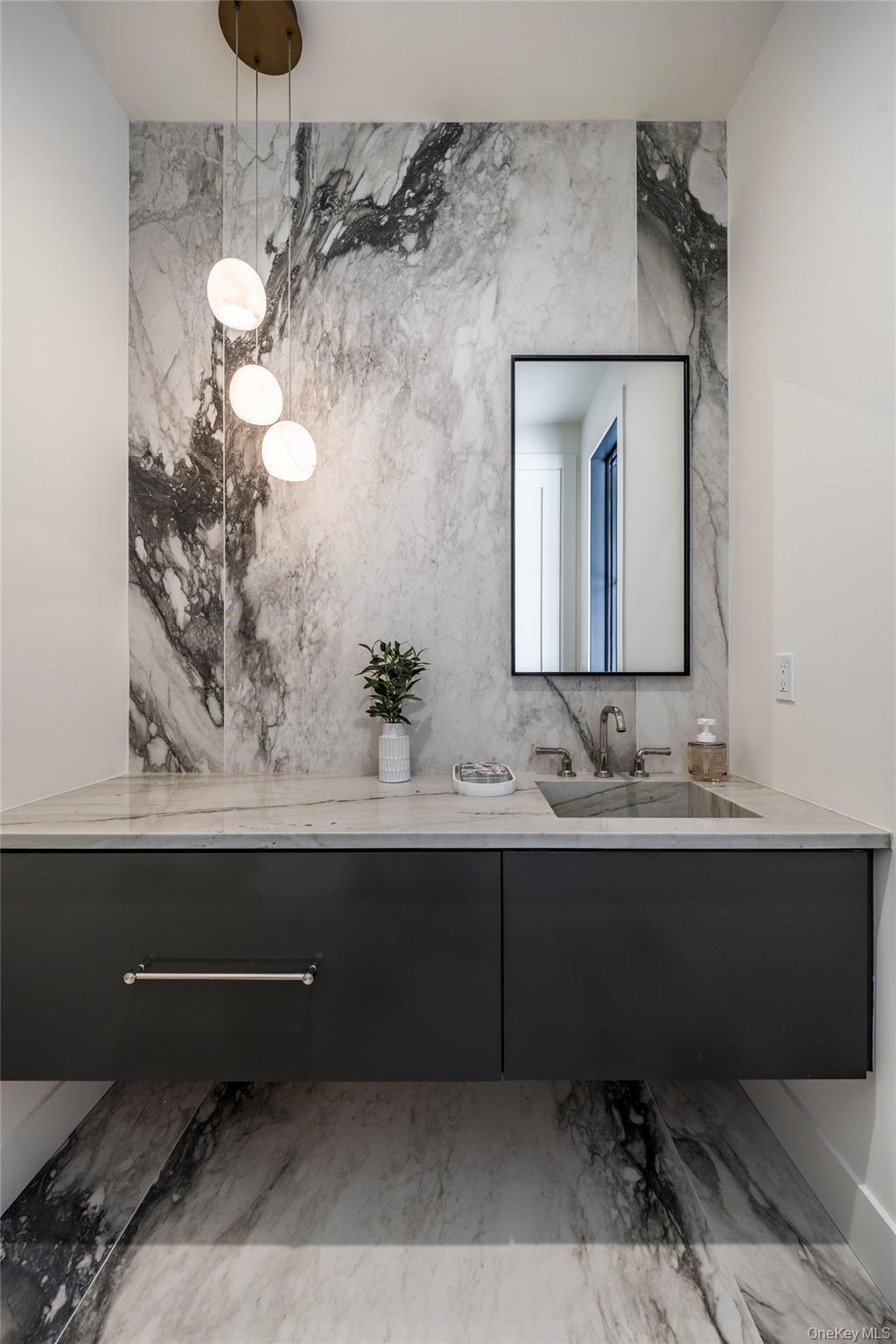 #15 photo, 33 Harbor View Drive, Саффолк ‖ East Hampton , NY 11937