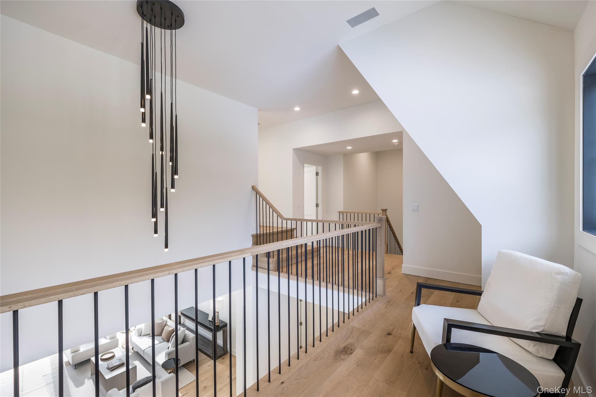 #19 photo, 33 Harbor View Drive, Саффолк ‖ East Hampton , NY 11937