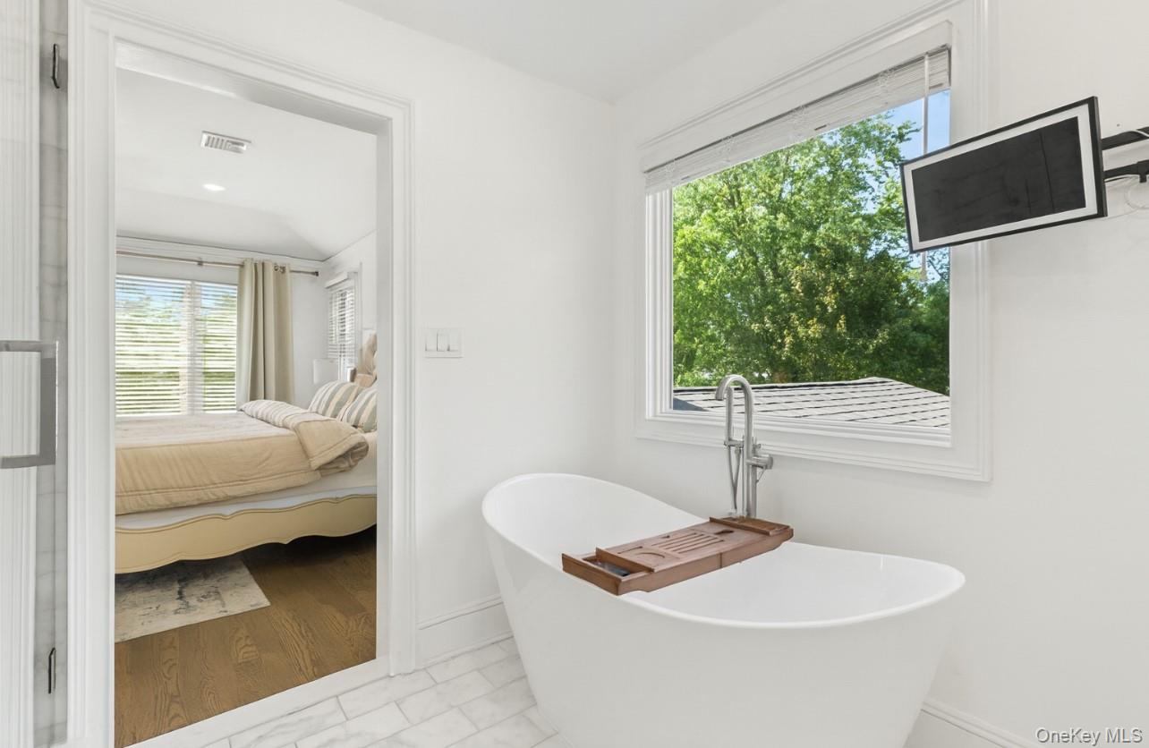 #19 photo, 47 Village Line Road, サフォーク郡 Babylon , NY 11702