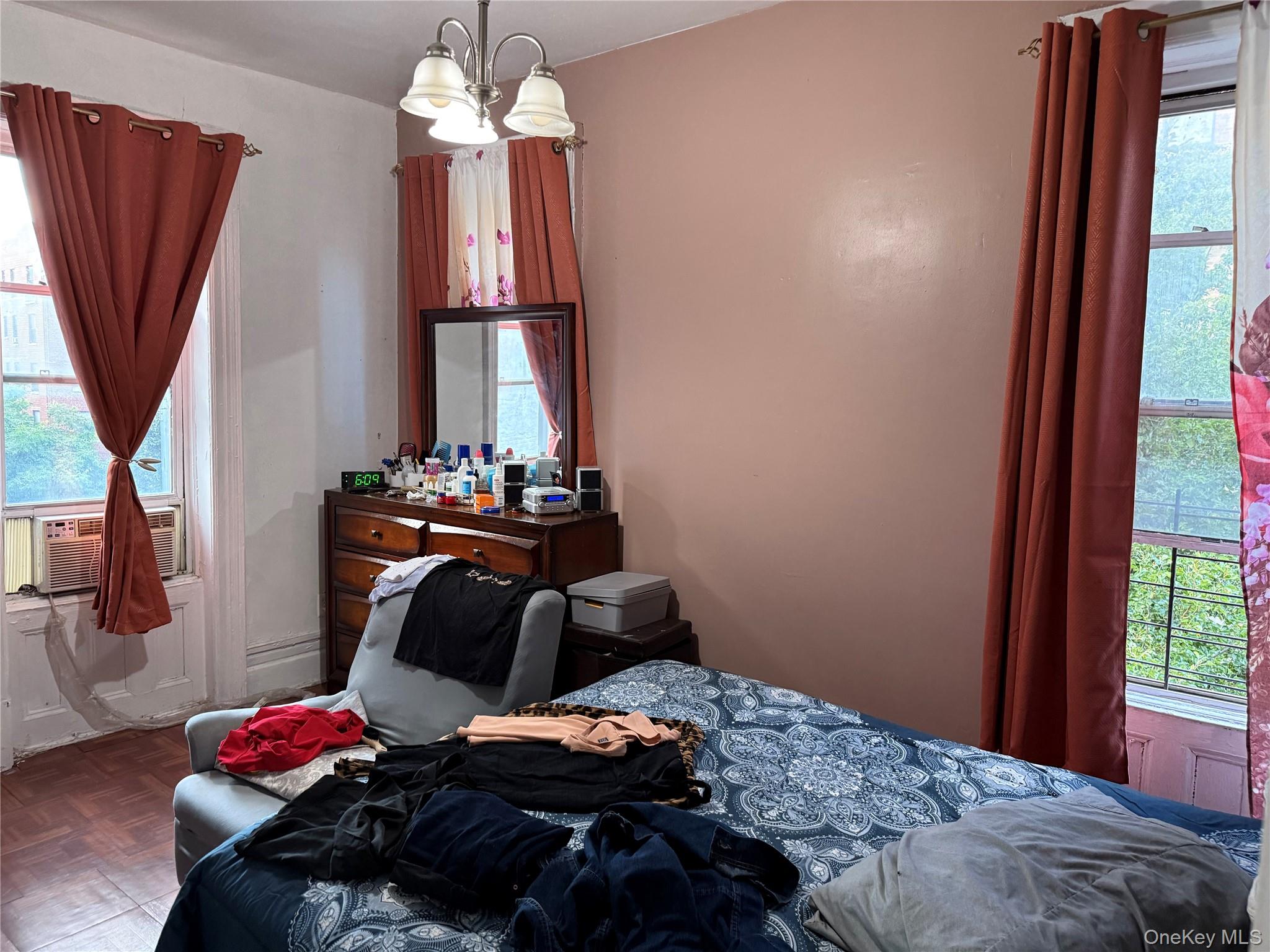 #10 photo, 1999 Morris Avenue, ブロンクス区 Bronx , NY 10453