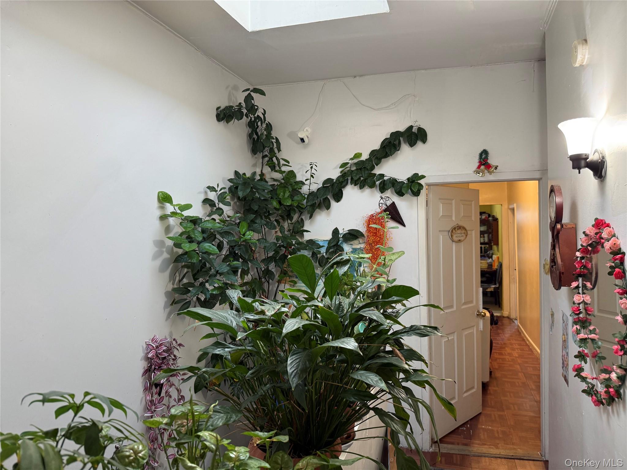 #13 photo, 1999 Morris Avenue, ブロンクス区 Bronx , NY 10453