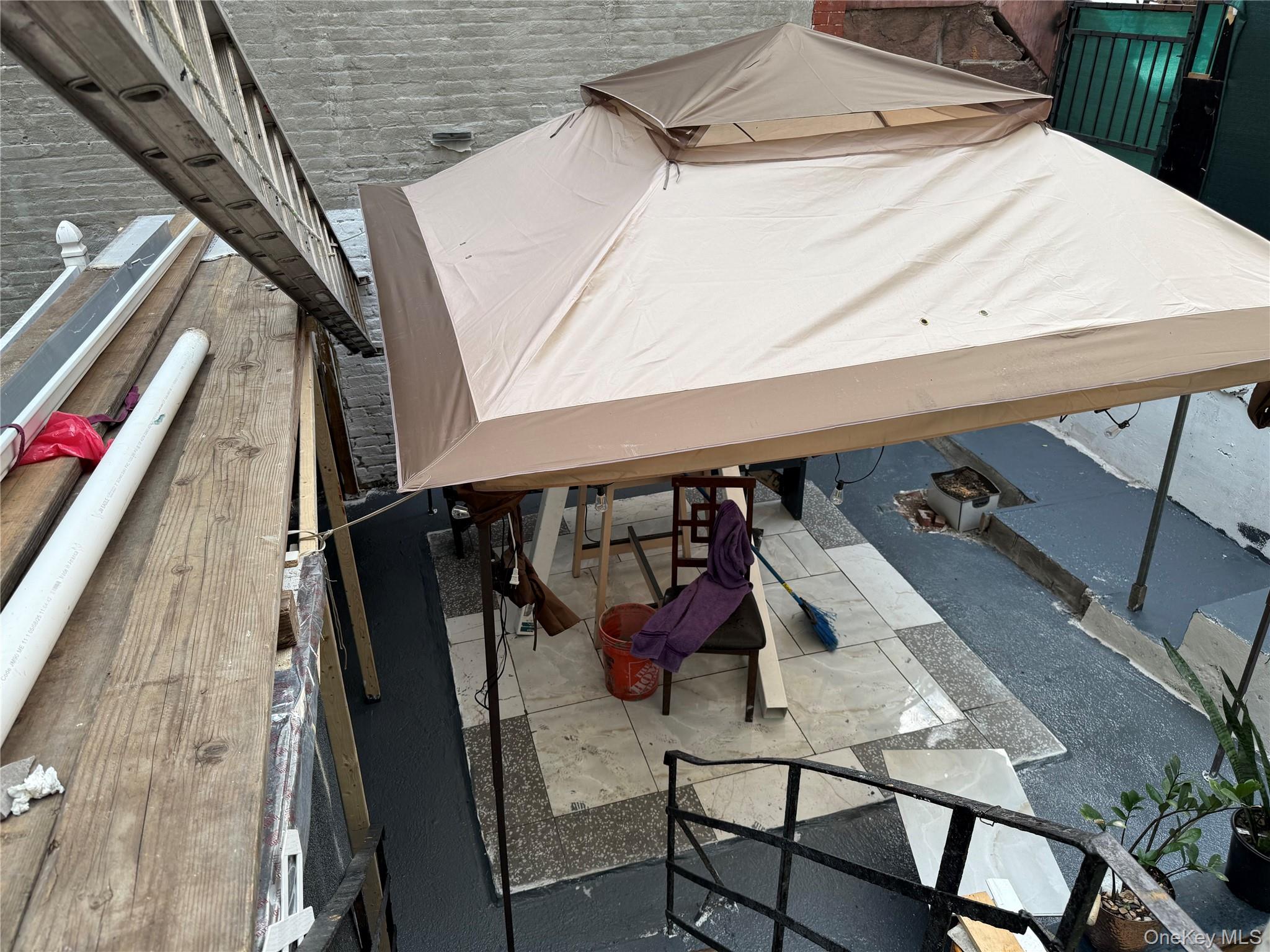 #20 photo, 1999 Morris Avenue, ブロンクス区 Bronx , NY 10453