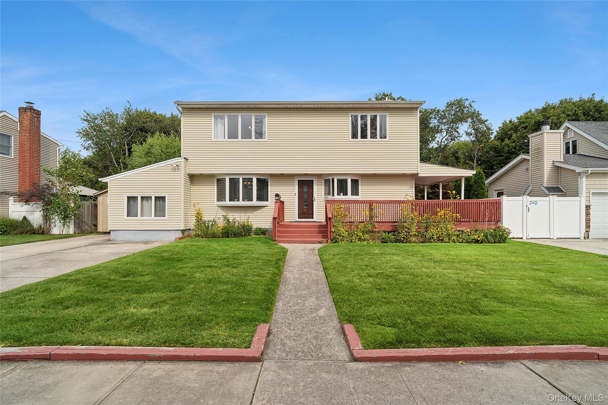 #1 photo, 79 Elizabeth Drive, नासाउ काउंटी Bethpage , NY 11714