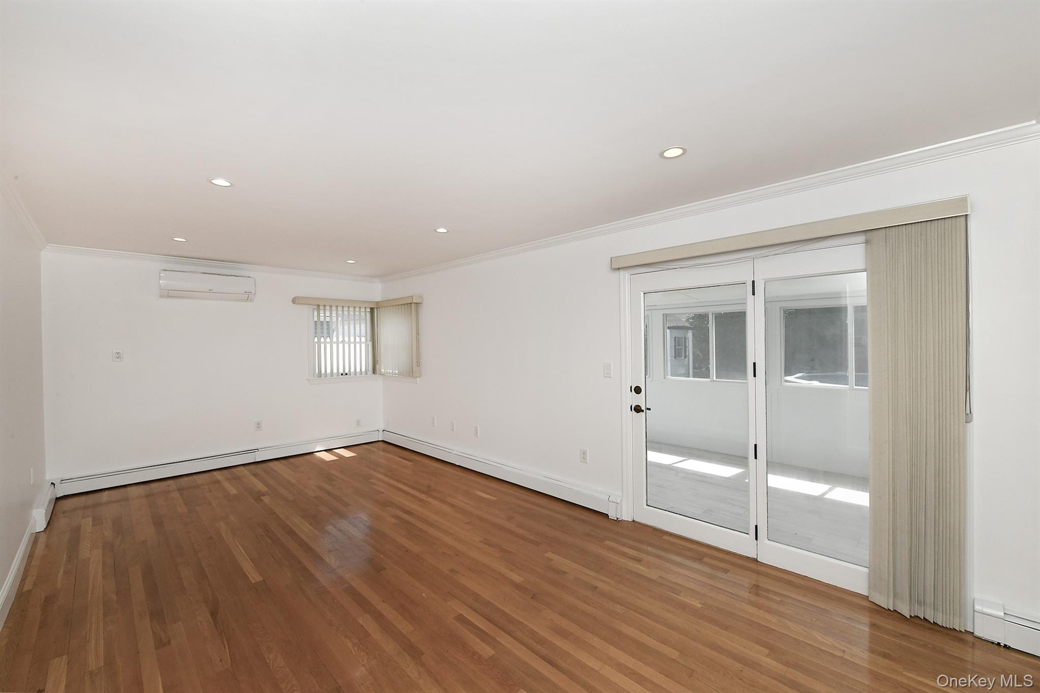 #16 photo, 136 Reiss Avenue, ナッソー郡 Massapequa Park , NY 11762