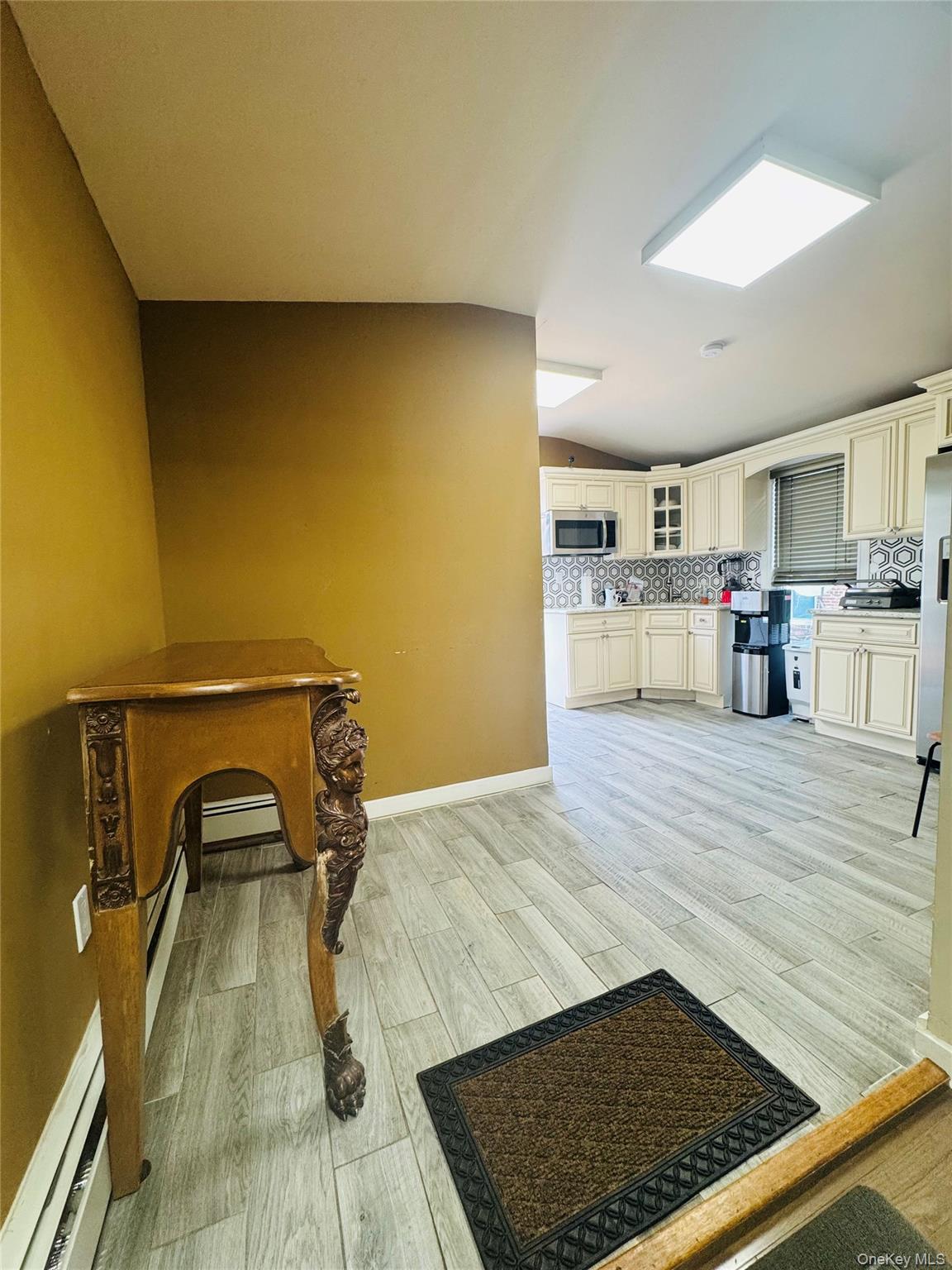 #6 photo, 43 W Columbia Street, ナッソー郡 Hempstead , NY 11550