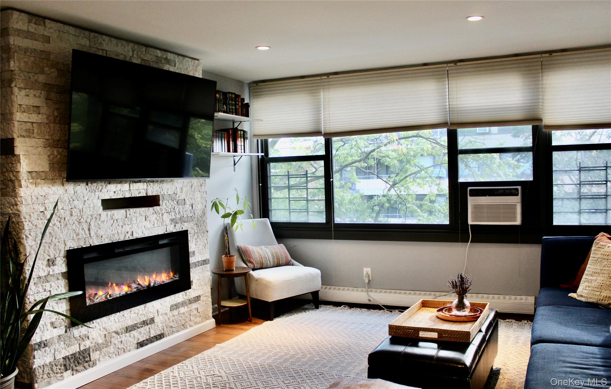 #7 photo, 724 166th Street, クイーンズ区 Beechhurst , NY 11357