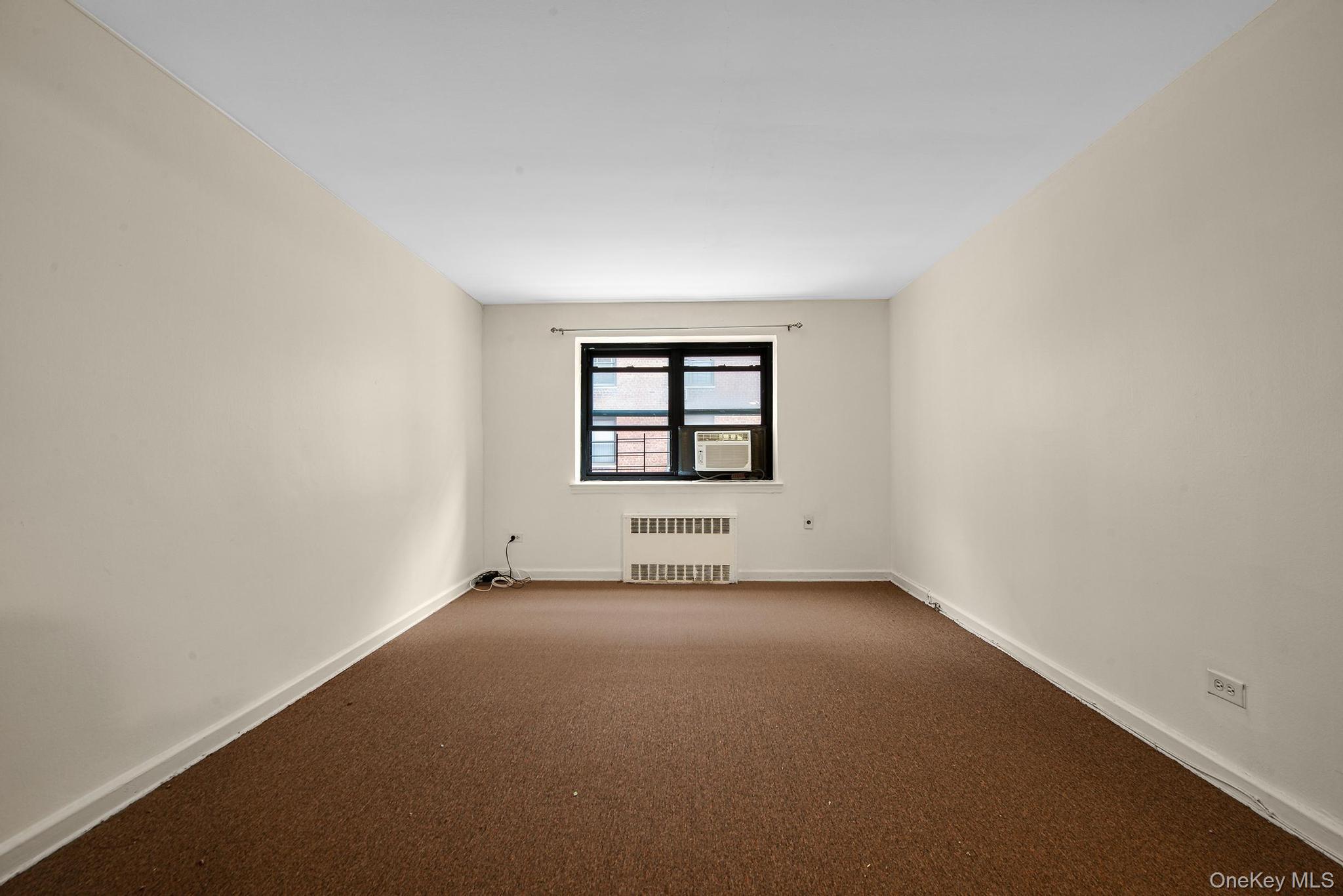 #11 photo, 102-25 67th Road, クイーンズ区 Forest Hills , NY 11375