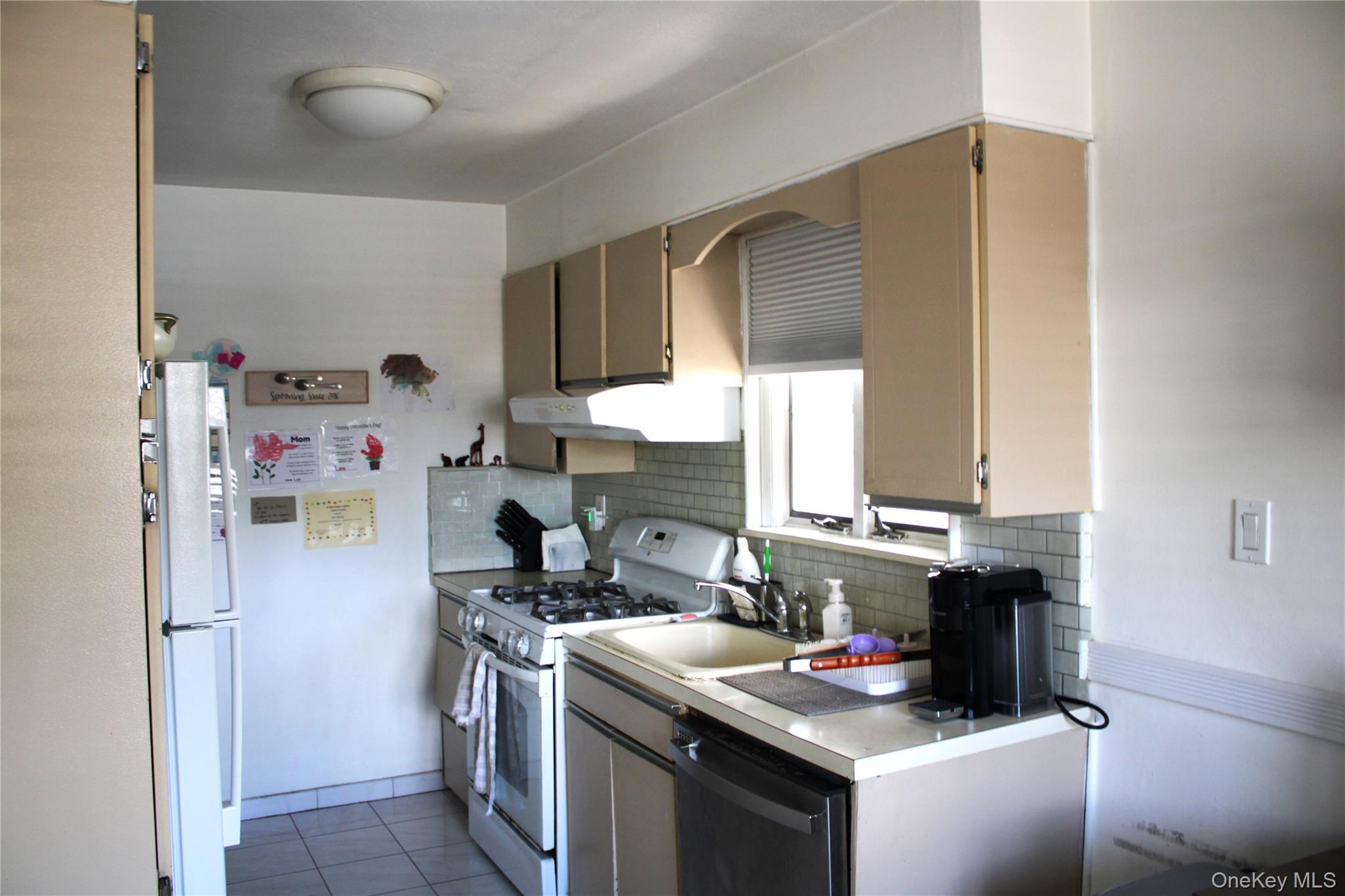 #10 photo, 8210 149th Avenue, कुईंस Howard Beach , NY 11414