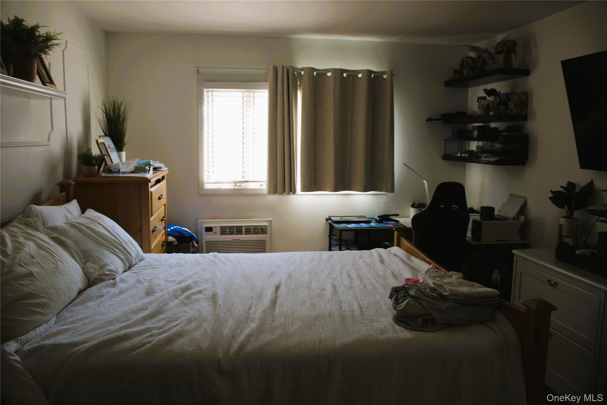 #17 photo, 8210 149th Avenue, कुईंस Howard Beach , NY 11414