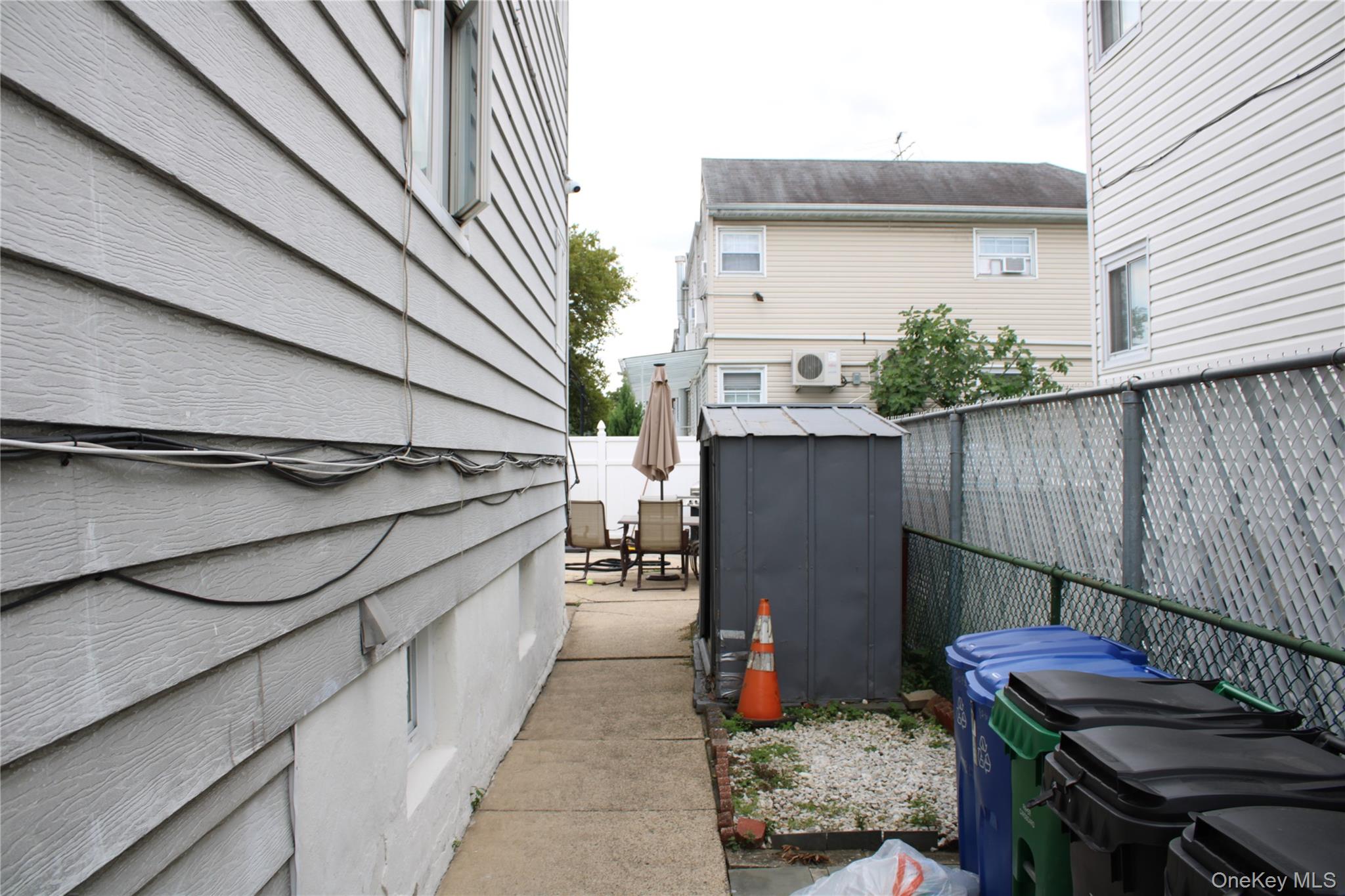 #6 photo, 8210 149th Avenue, कुईंस Howard Beach , NY 11414