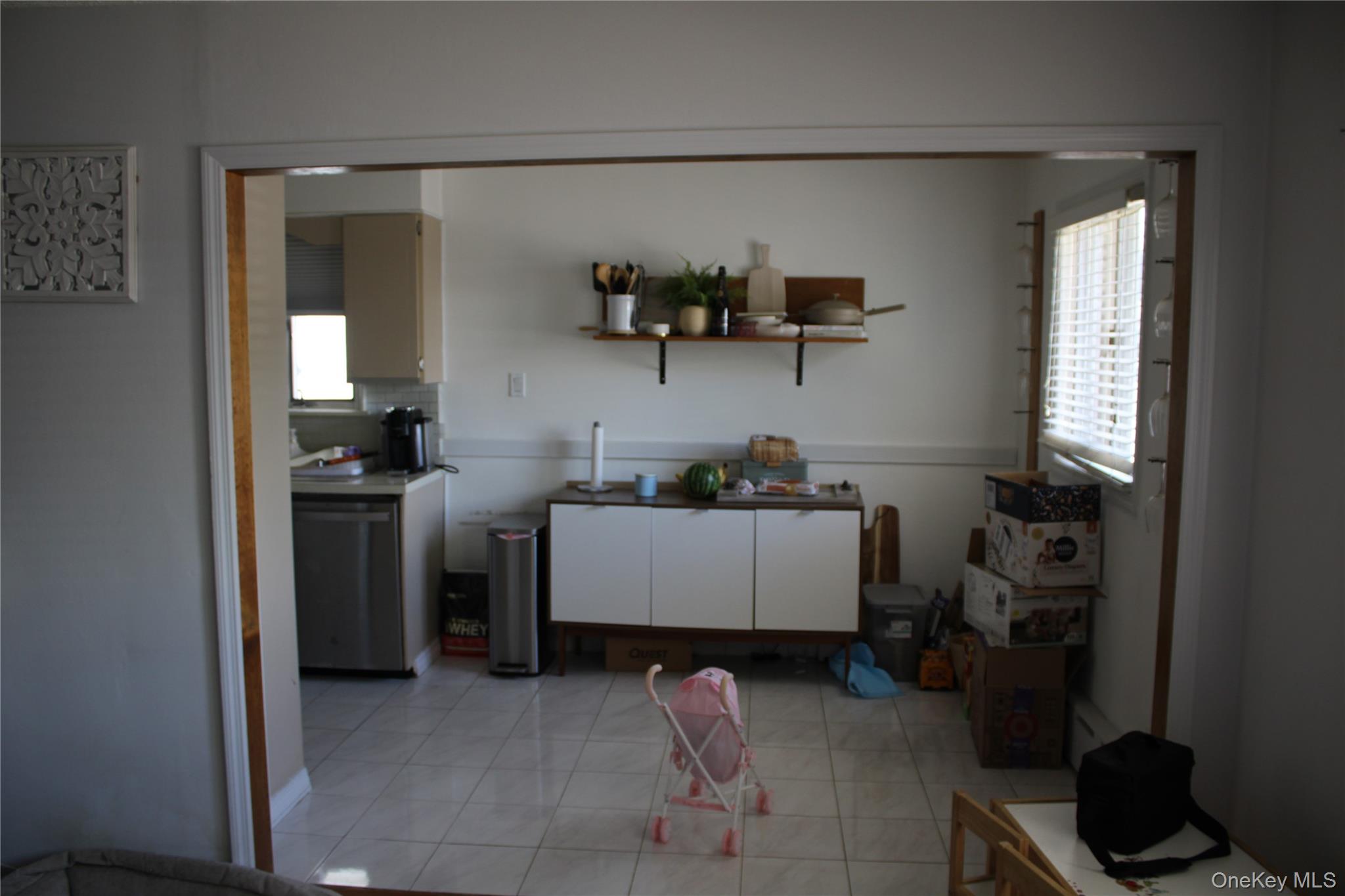 #8 photo, 8210 149th Avenue, कुईंस Howard Beach , NY 11414