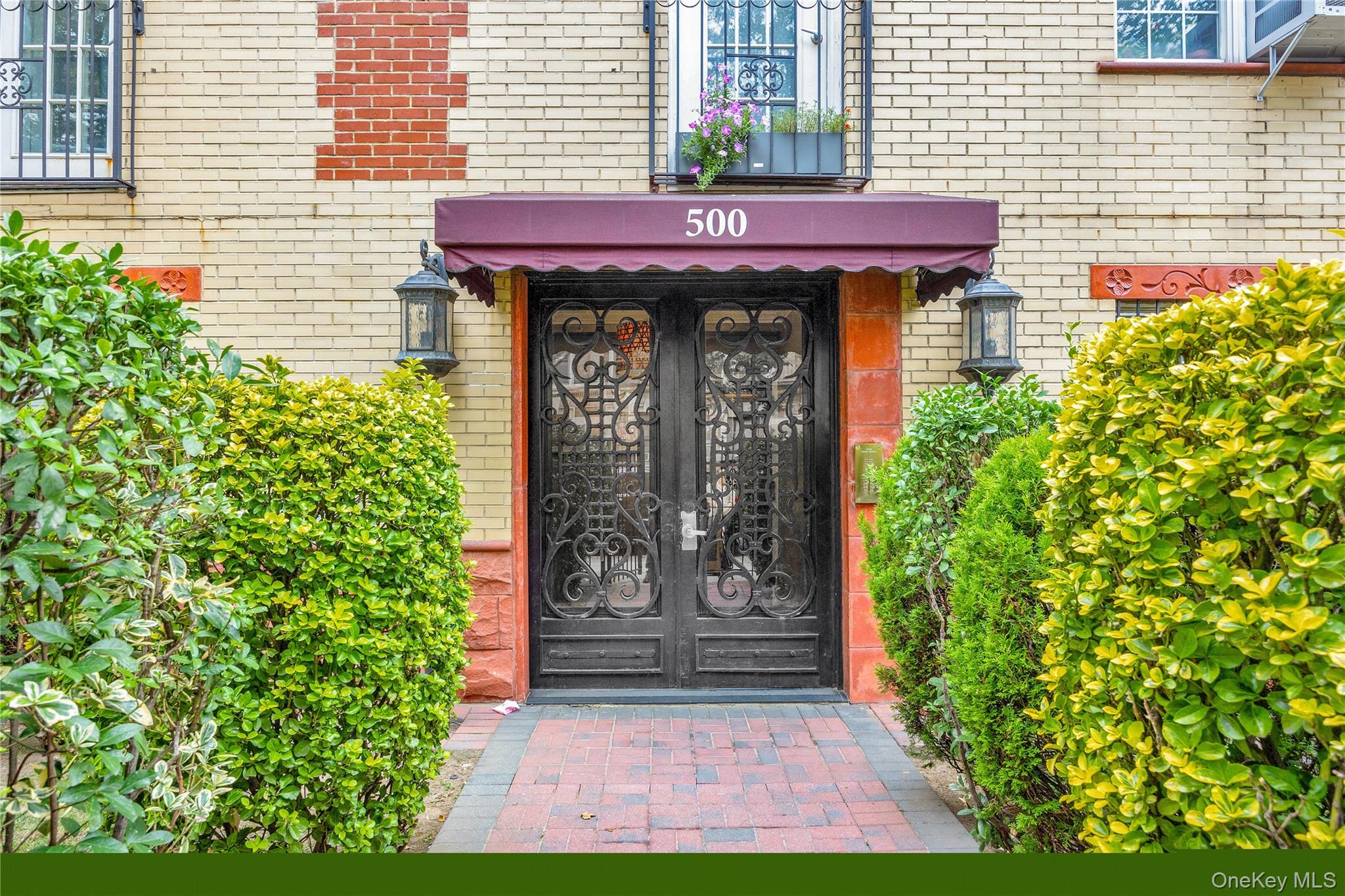 #1 photo, 500 Grand Avenue, 브루클린 Brooklyn , NY 11238