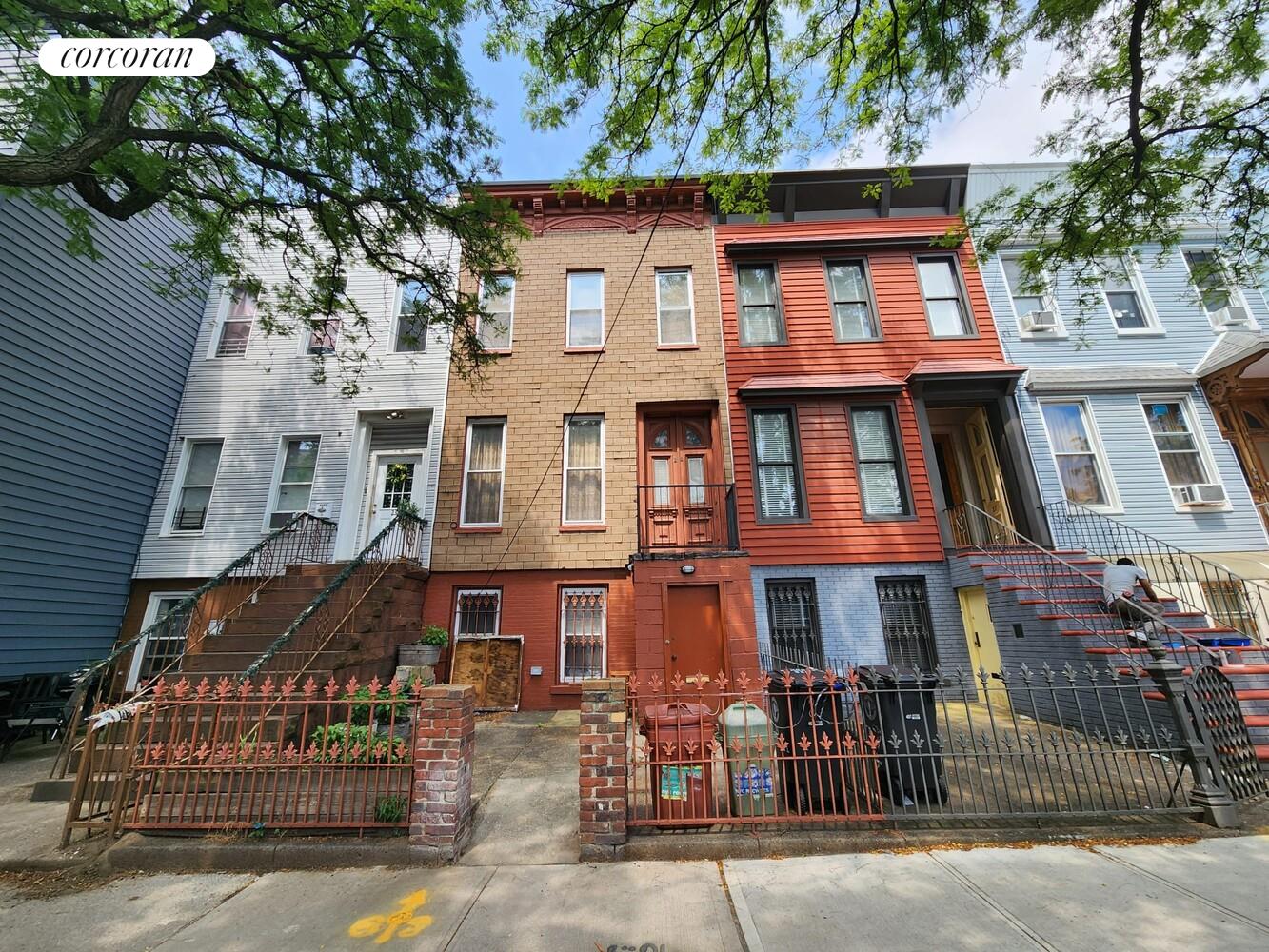 #1 photo, 25 GOODWIN Place, ब्रुकलीन Bushwick , NY 11221