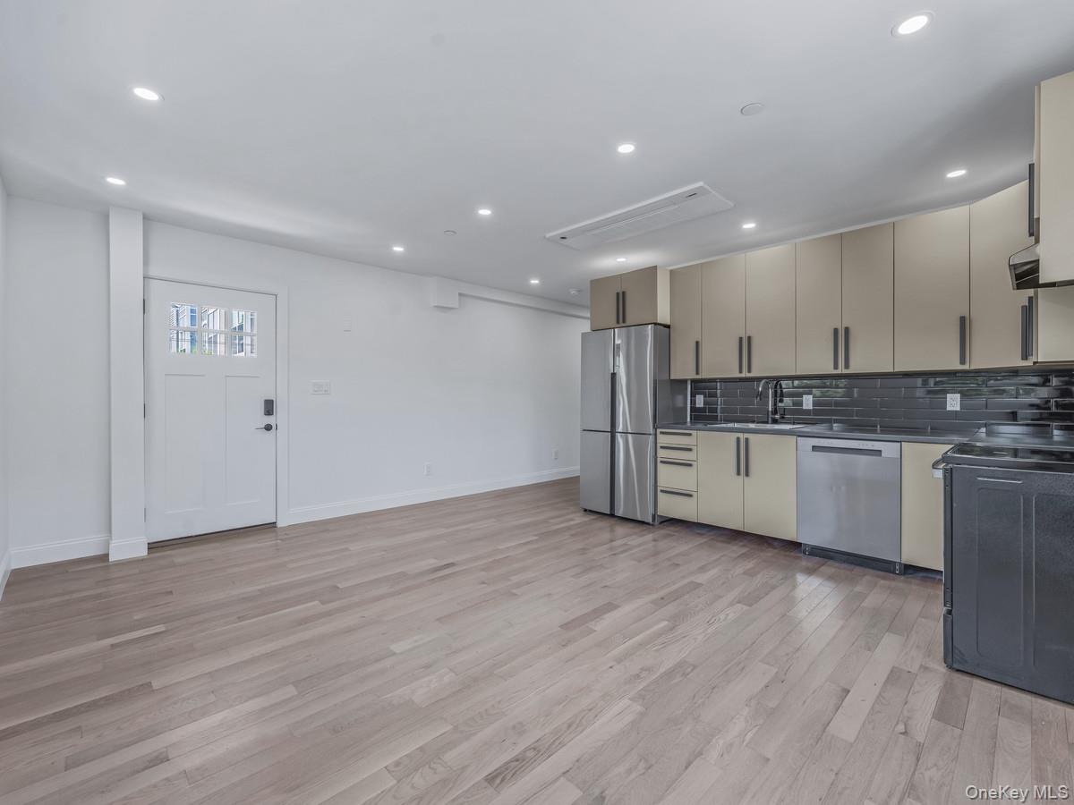 #2 photo, 337 Beach 43rd Street, クイーンズ区 Far Rockaway , NY 11691