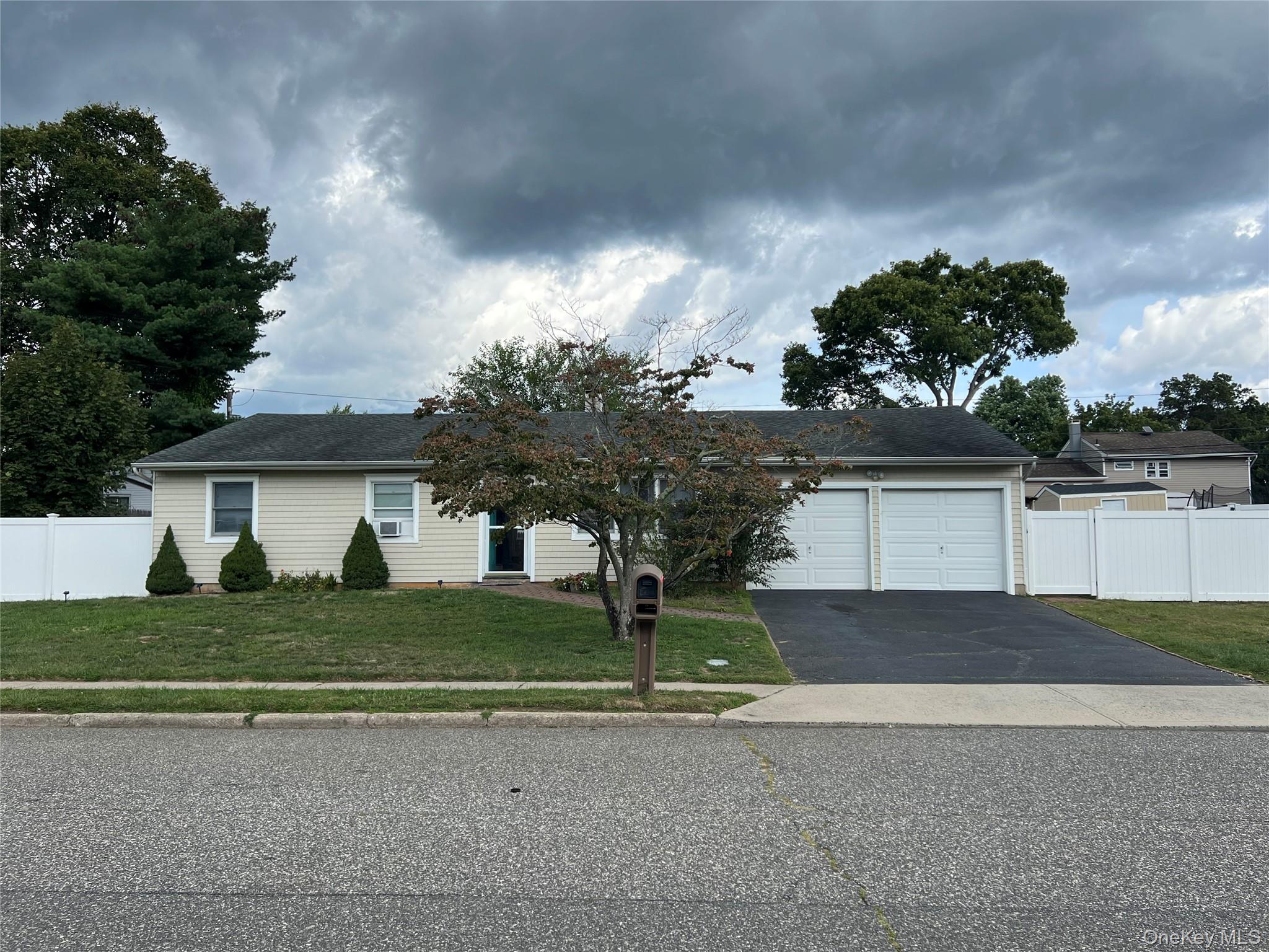 #2 photo, 43 Rush Street, サフォーク郡 Port Jefferson Station , NY 11776