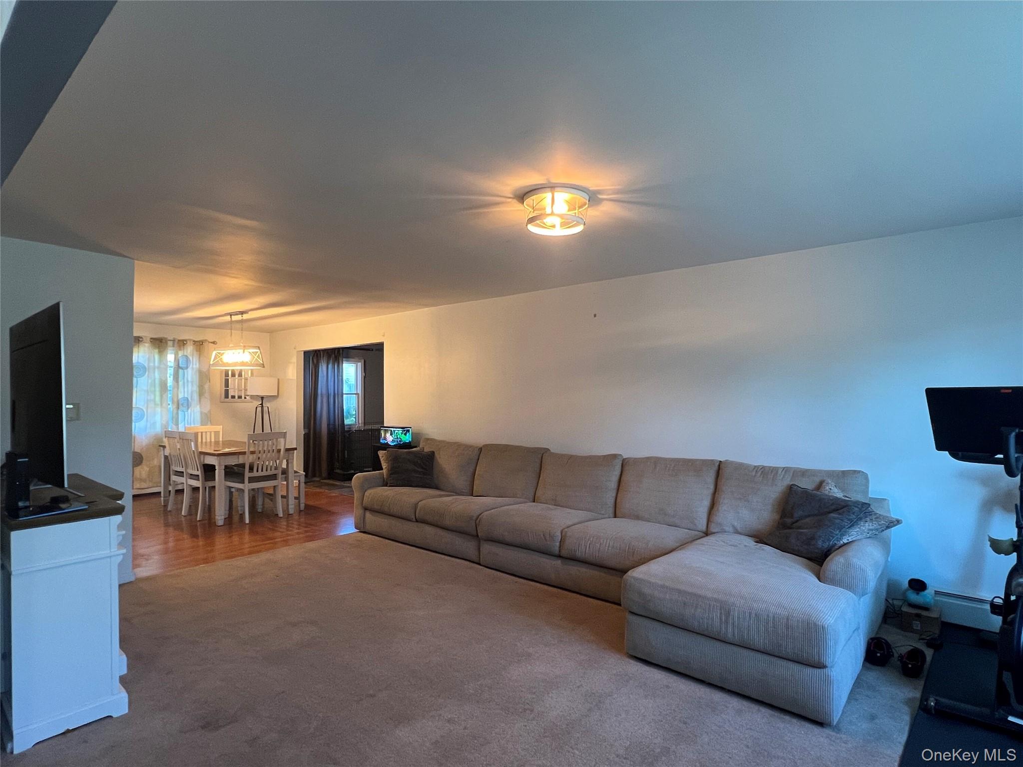 #8 photo, 43 Rush Street, サフォーク郡 Port Jefferson Station , NY 11776