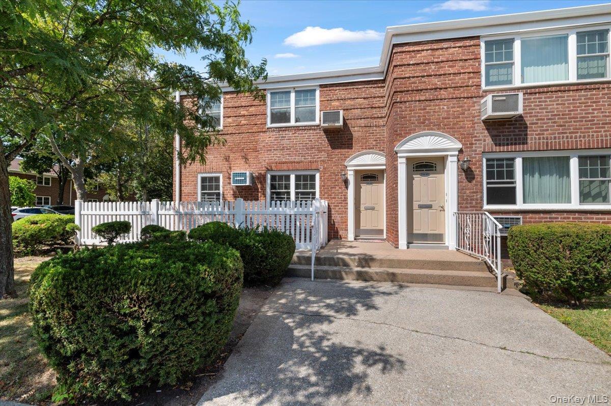 #1 photo, 226-01 Union Turnpike, बेसाइड Bayside , NY 11364