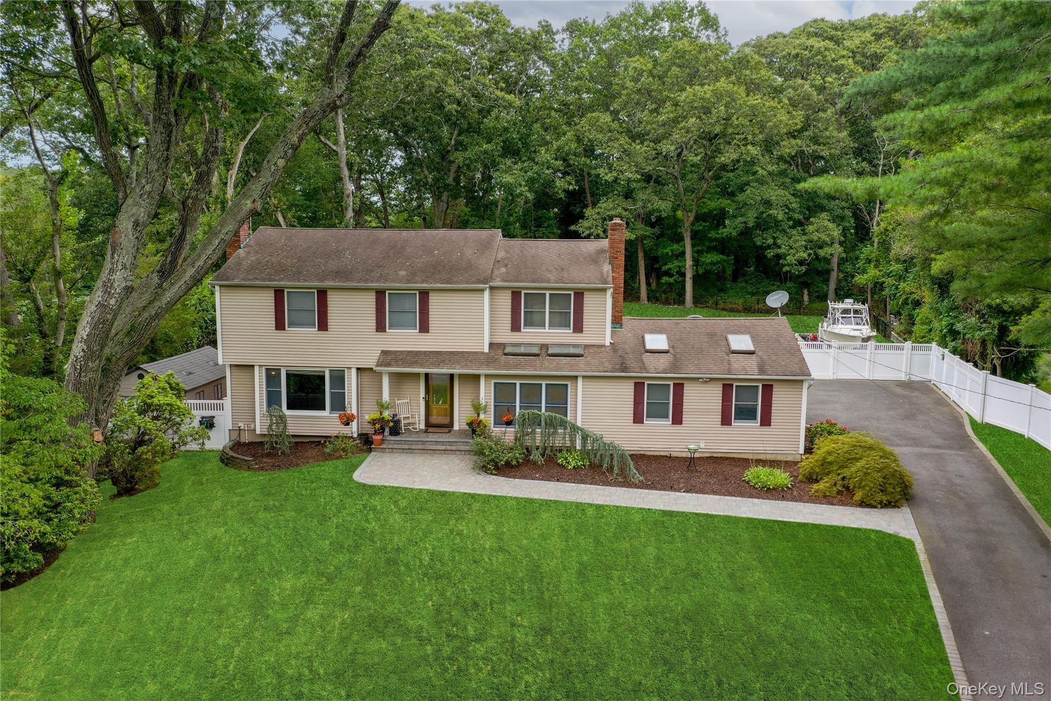 #1 photo, 22 Whitney Gate, Smithtown , NY 11787