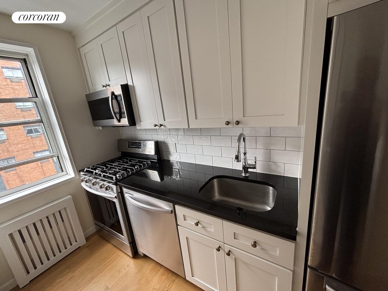 #8 photo, 170 W 23RD Street, マンハッタン Chelsea , NY 10011