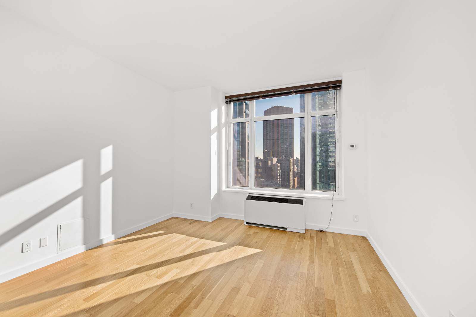 #14 photo, 325 Fifth Ave, マンハッタン New York , NY 10016