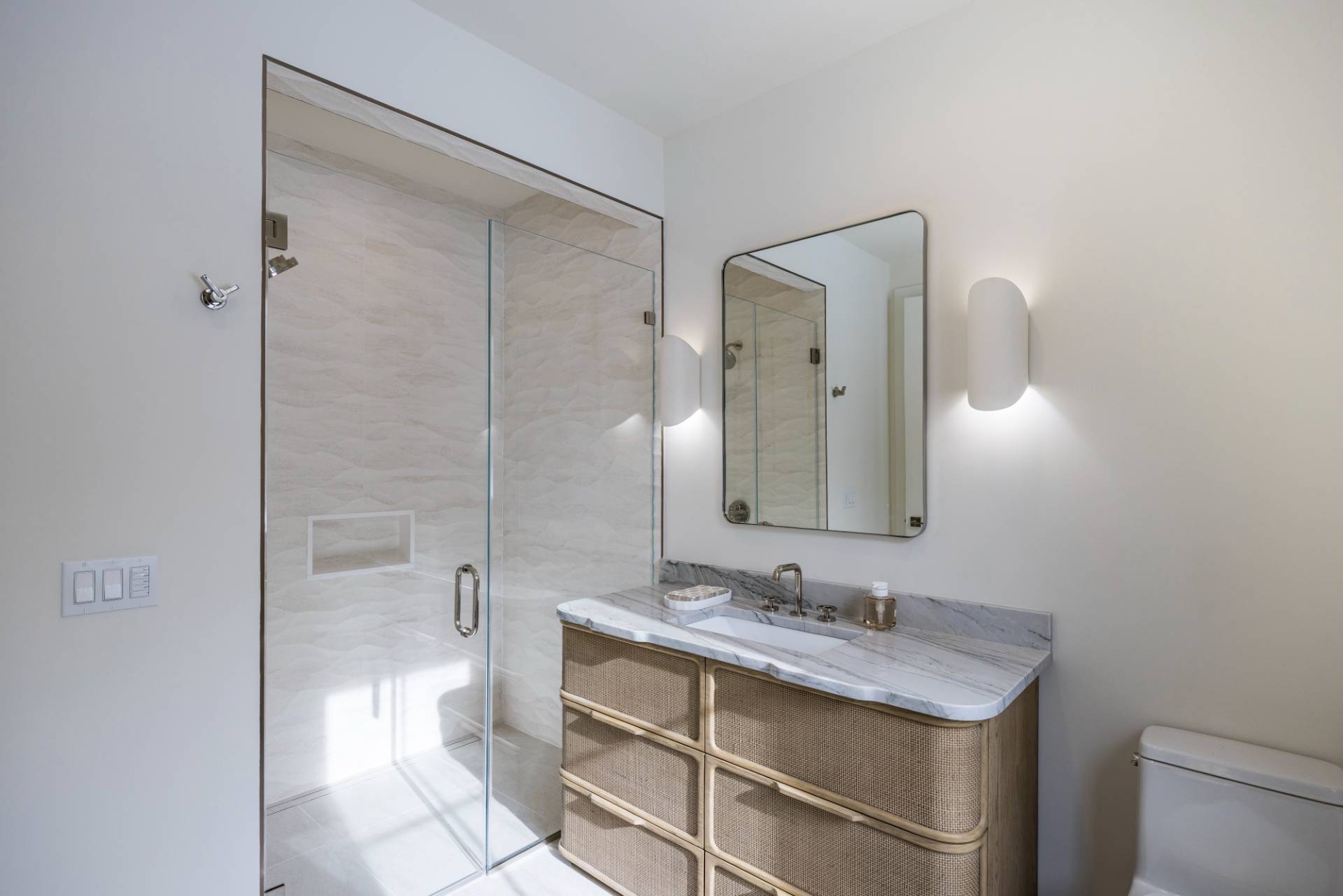 #19 photo, 33 Harbor View Drive, East Hampton , NY 11937