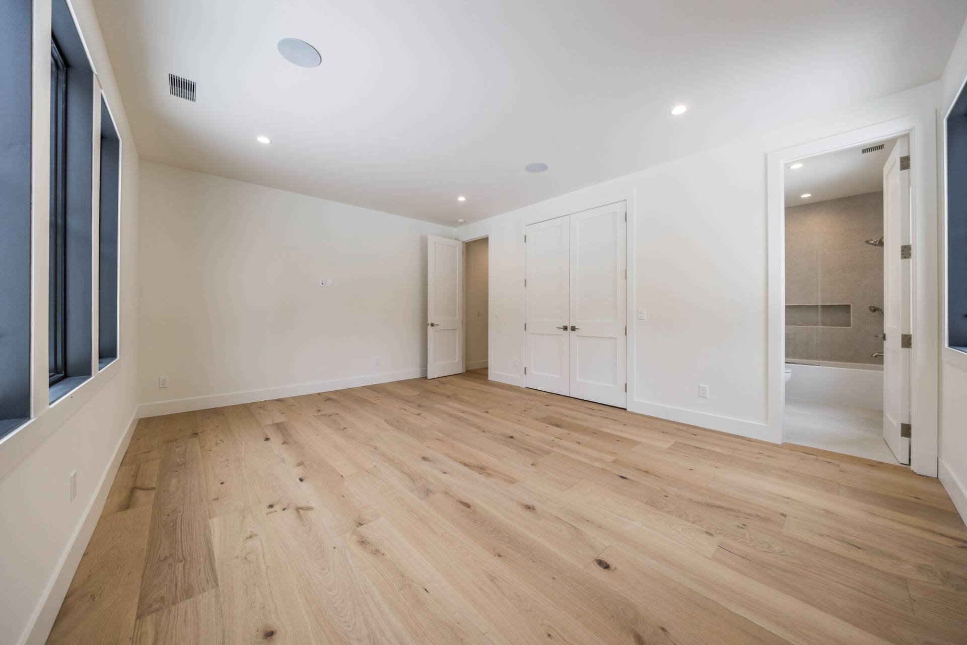 #20 photo, 33 Harbor View Drive, East Hampton , NY 11937