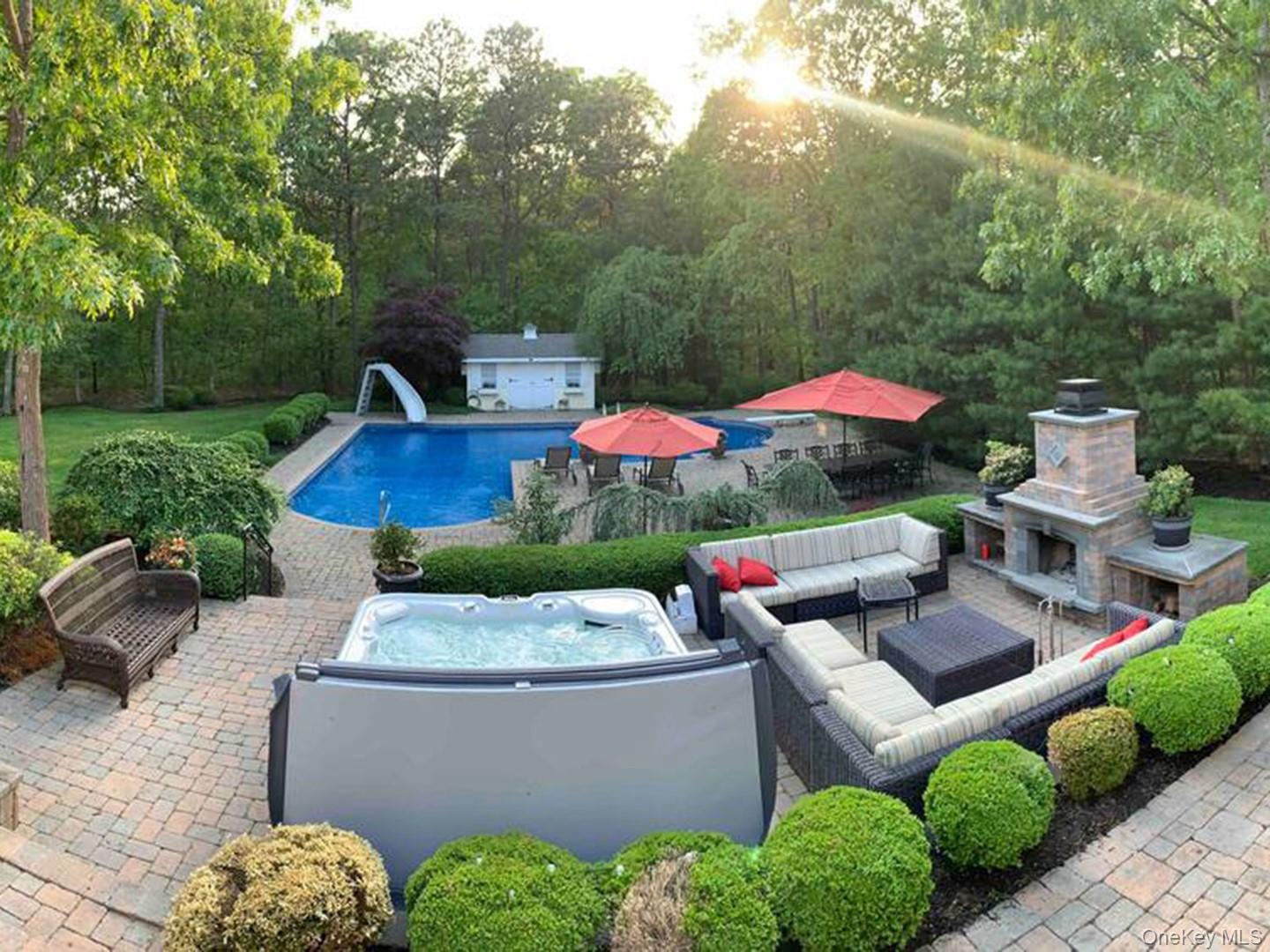 #3 photo, 10 Messina Avenue, サフォーク郡 Center Moriches , NY 11934