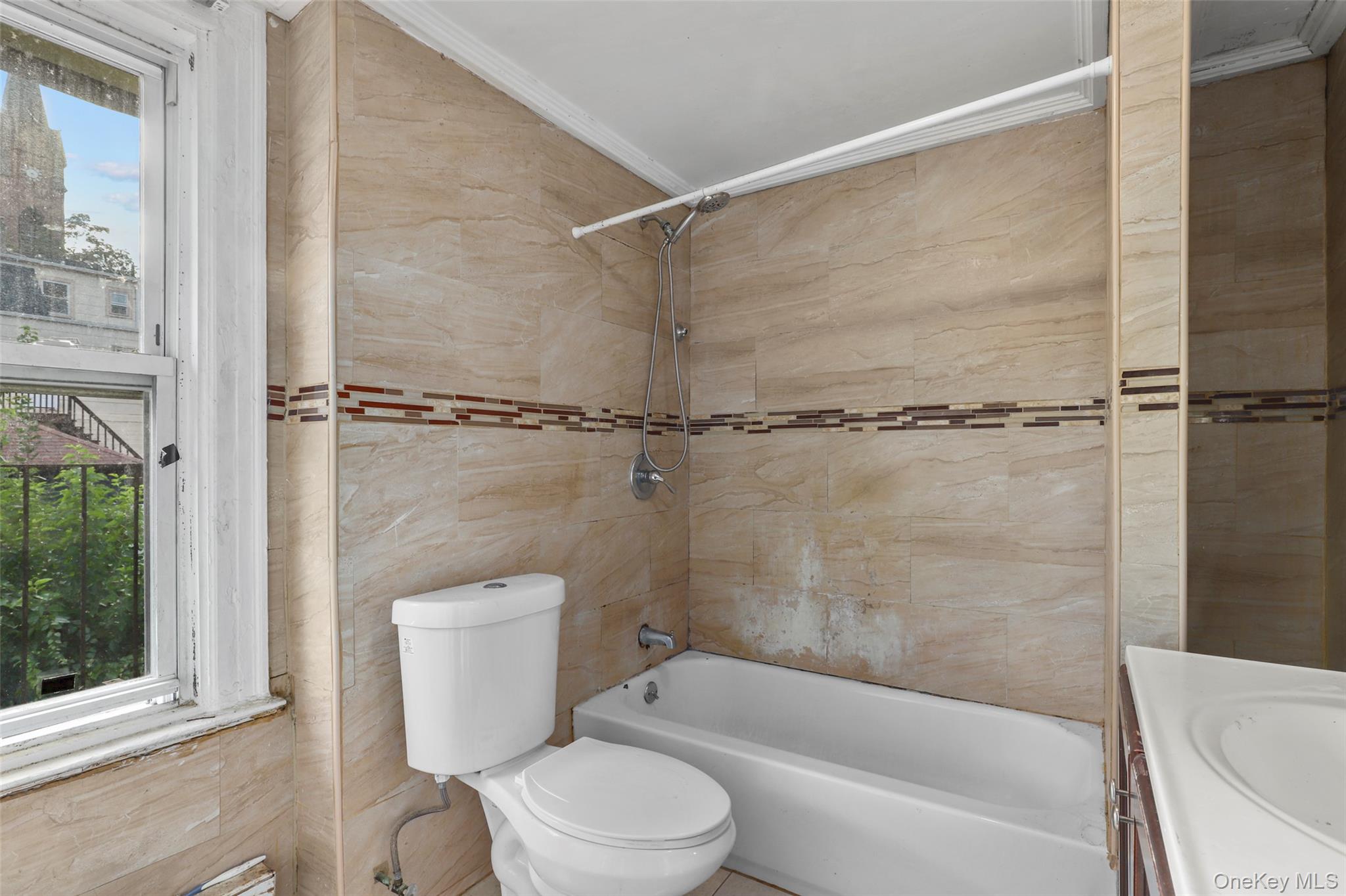 #11 photo, 112 S 7th Avenue, Mount Vernon , NY 10550