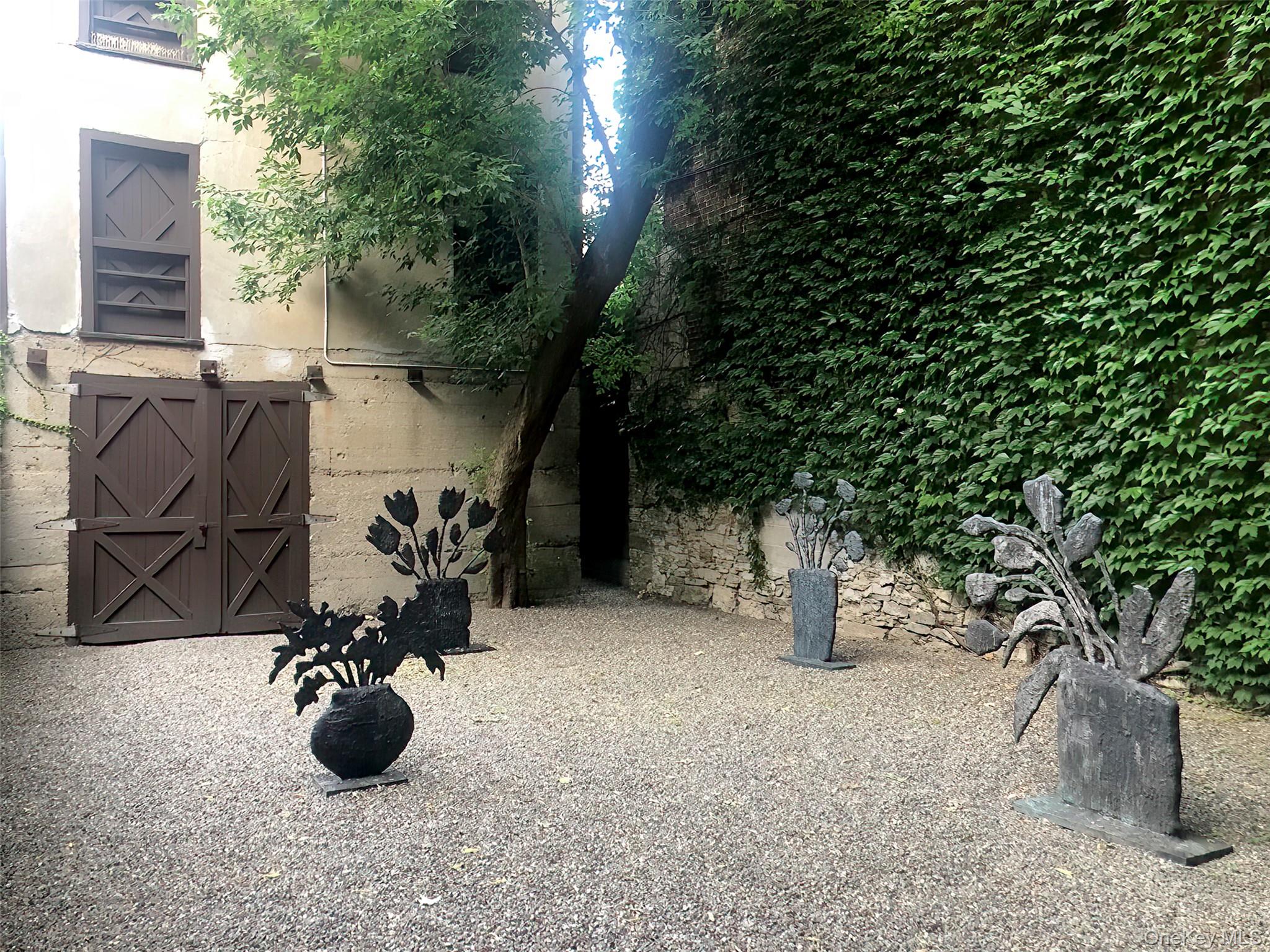 #12 photo, 362 1/2 Warren Street, Hudson , NY 12534