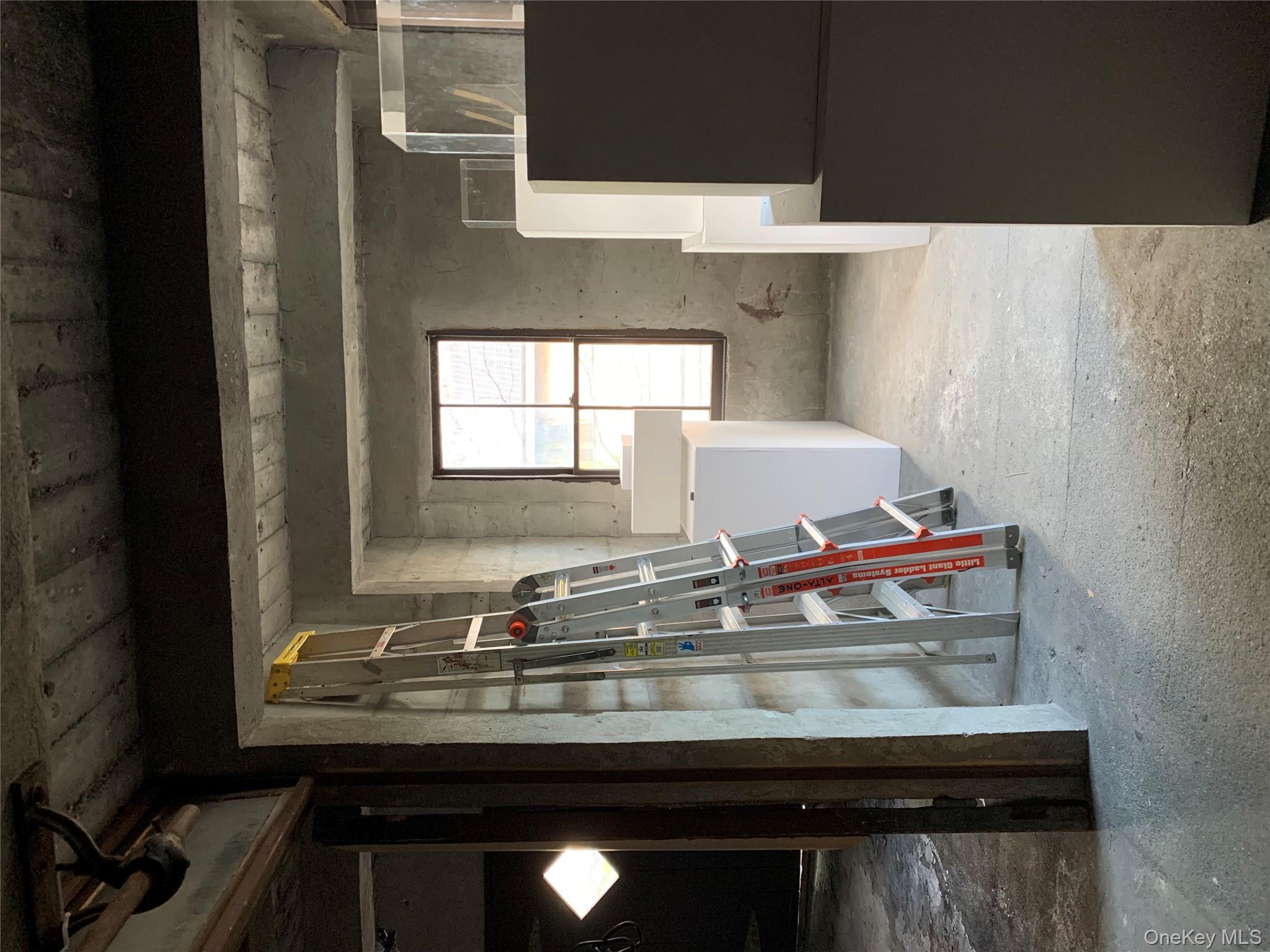 #14 photo, 362 1/2 Warren Street, Hudson , NY 12534