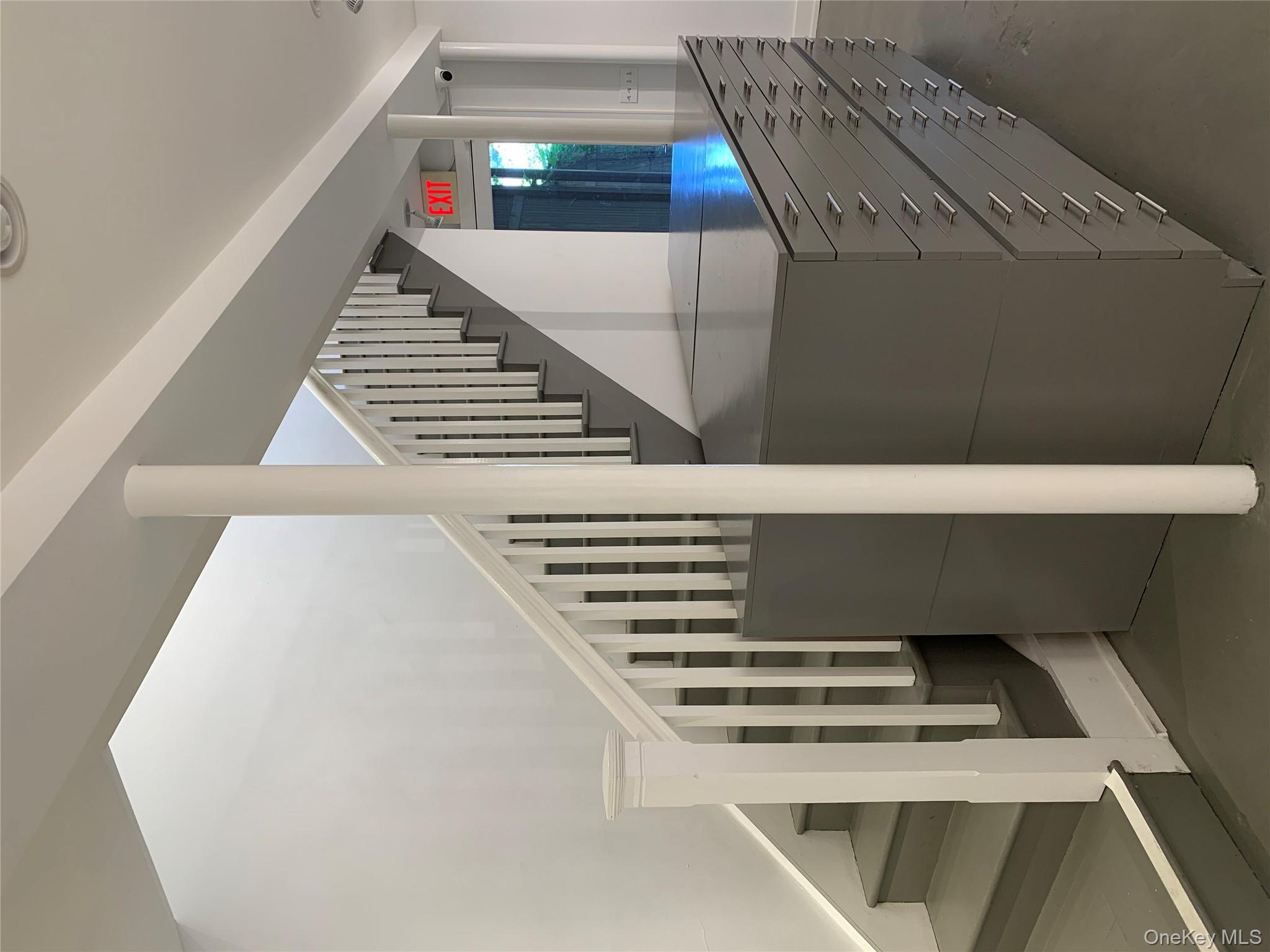 #8 photo, 362 1/2 Warren Street, Hudson , NY 12534