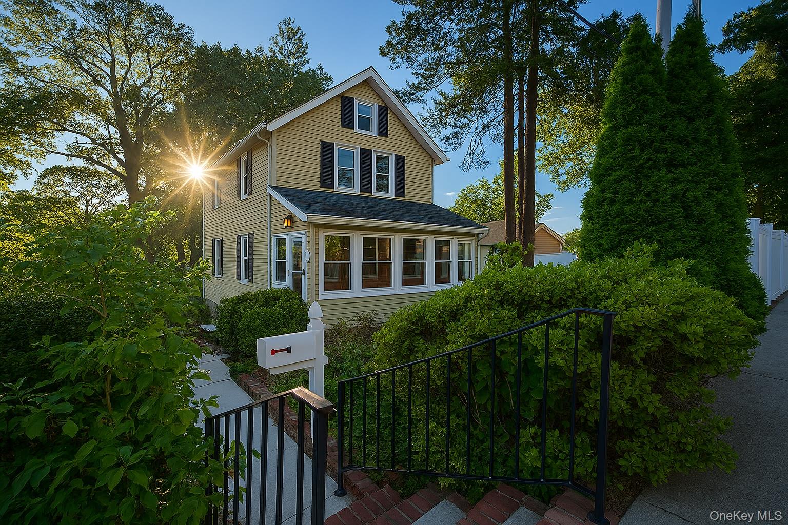 #1 photo, 5 Charles Place, सफ़ोक काउंटी Huntington Station , NY 11746