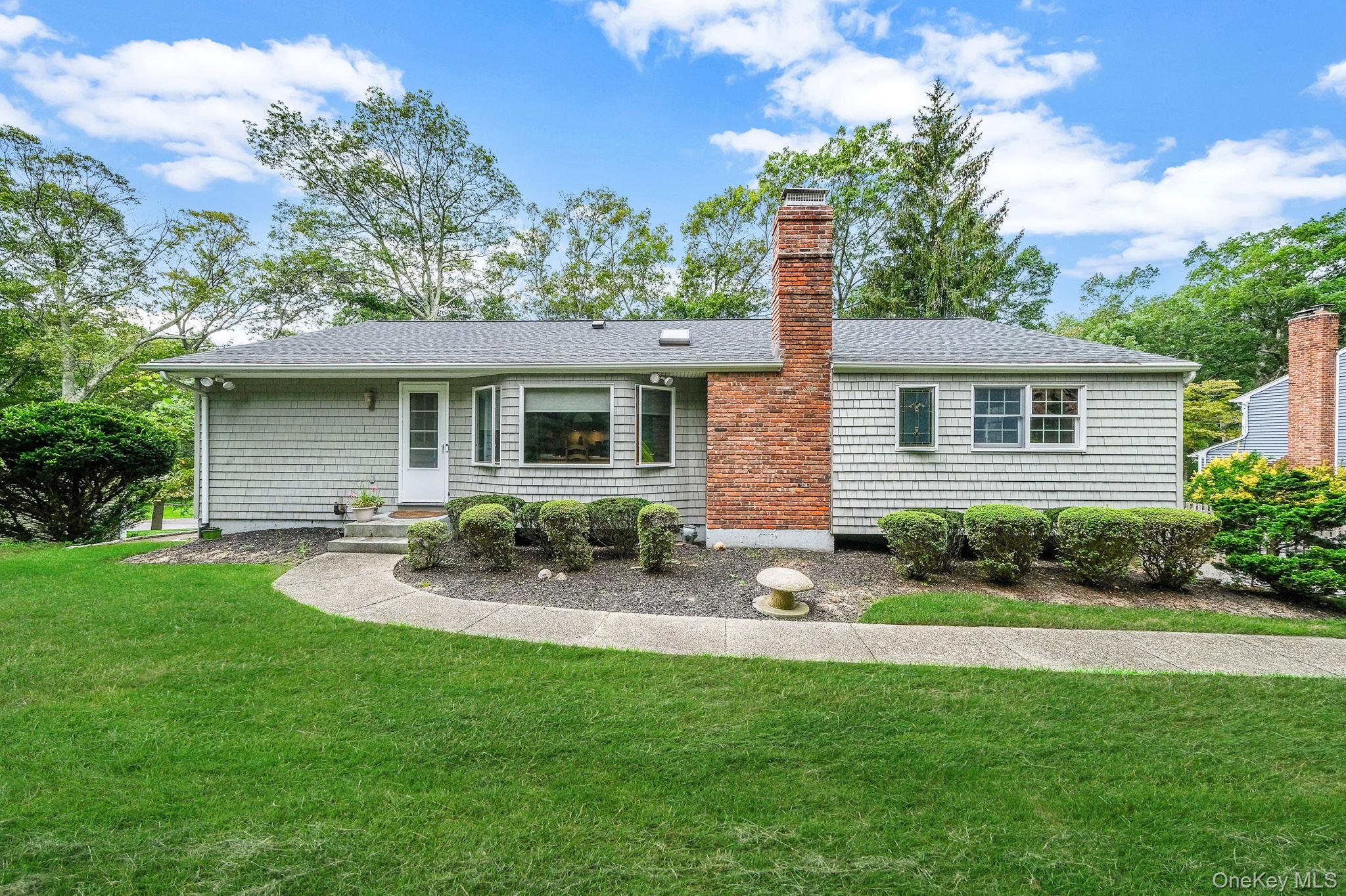 #1 photo, 25 Woodville Road, サフォーク郡 Shoreham , NY 11786