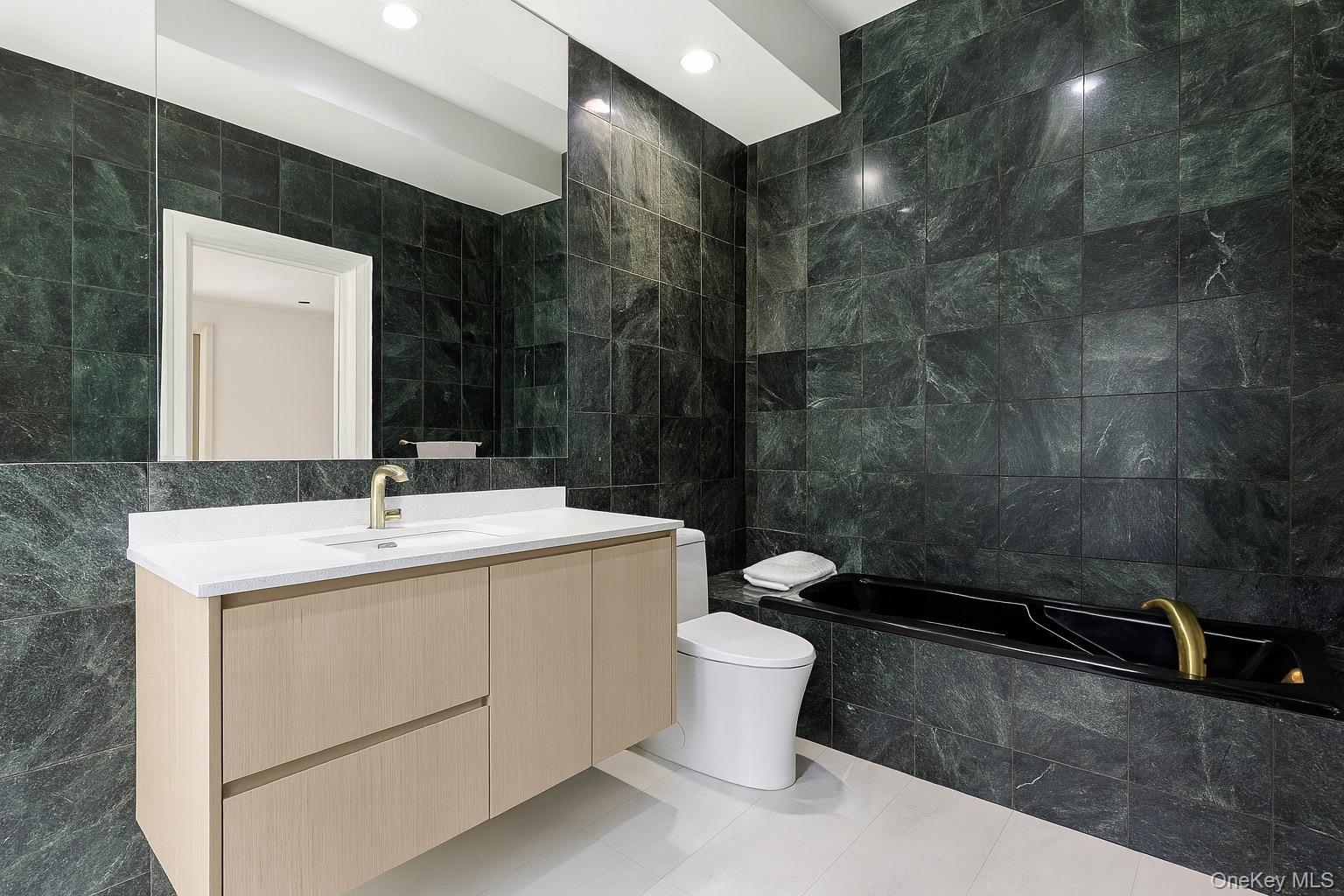 #15 photo, 19404 110th Road, クイーンズ区 Saint Albans , NY 11412