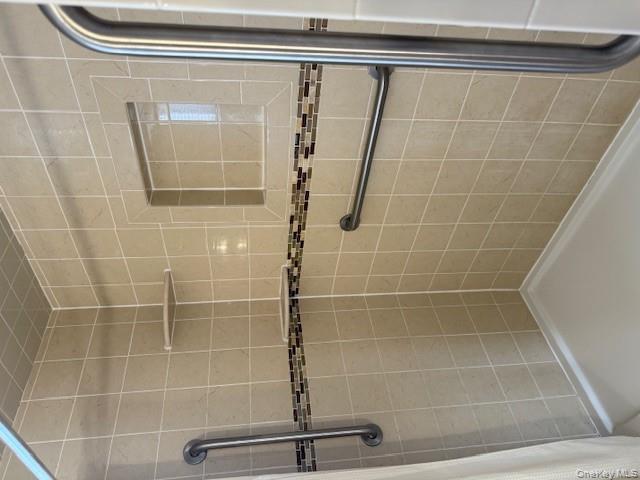 #13 photo, 652 Empire Avenue, سوفولك West Babylon , NY 11704