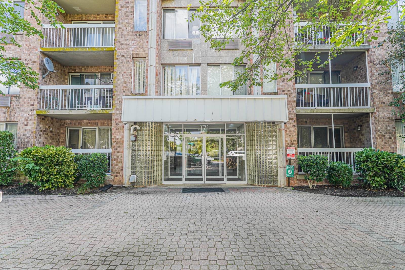 #1 photo, 171 Wellington court, #3b, Staten Island , NY 10314