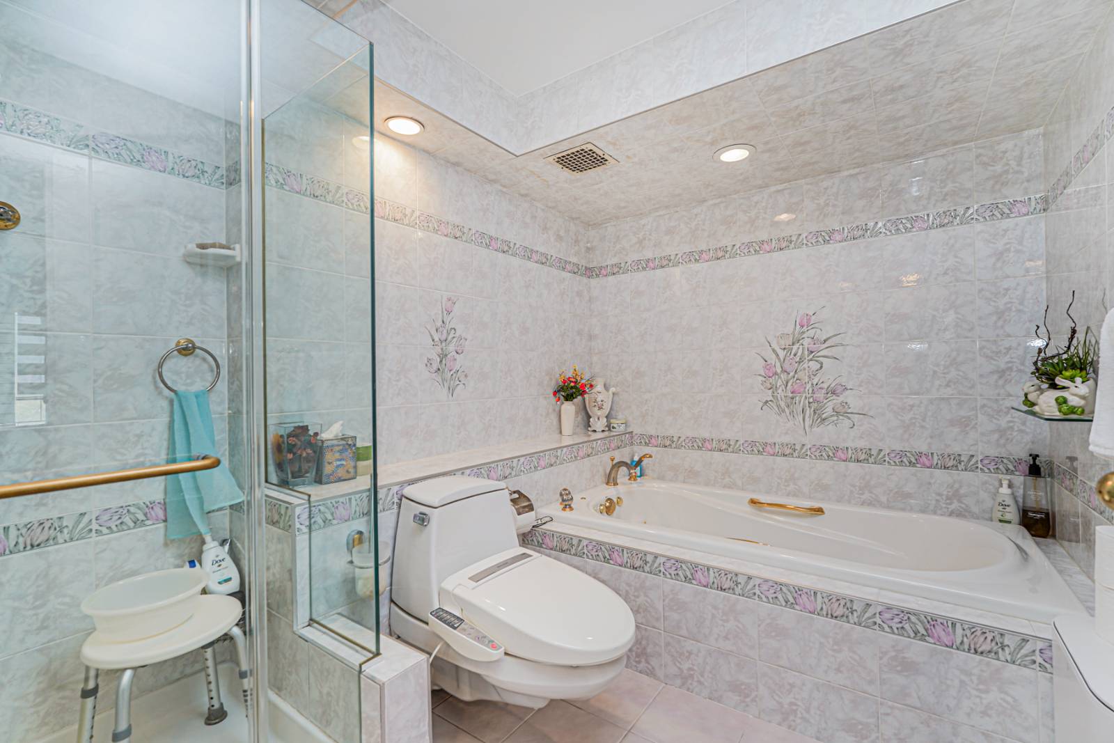 #17 photo, 171 Wellington court, #3b, Staten Island , NY 10314