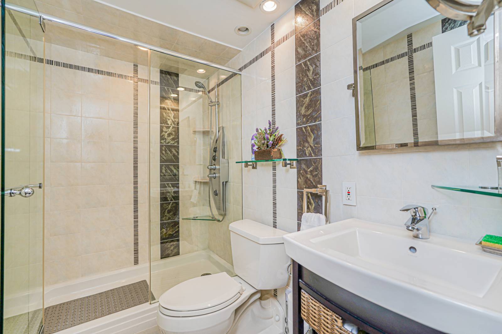 #19 photo, 171 Wellington court, #3b, Staten Island , NY 10314