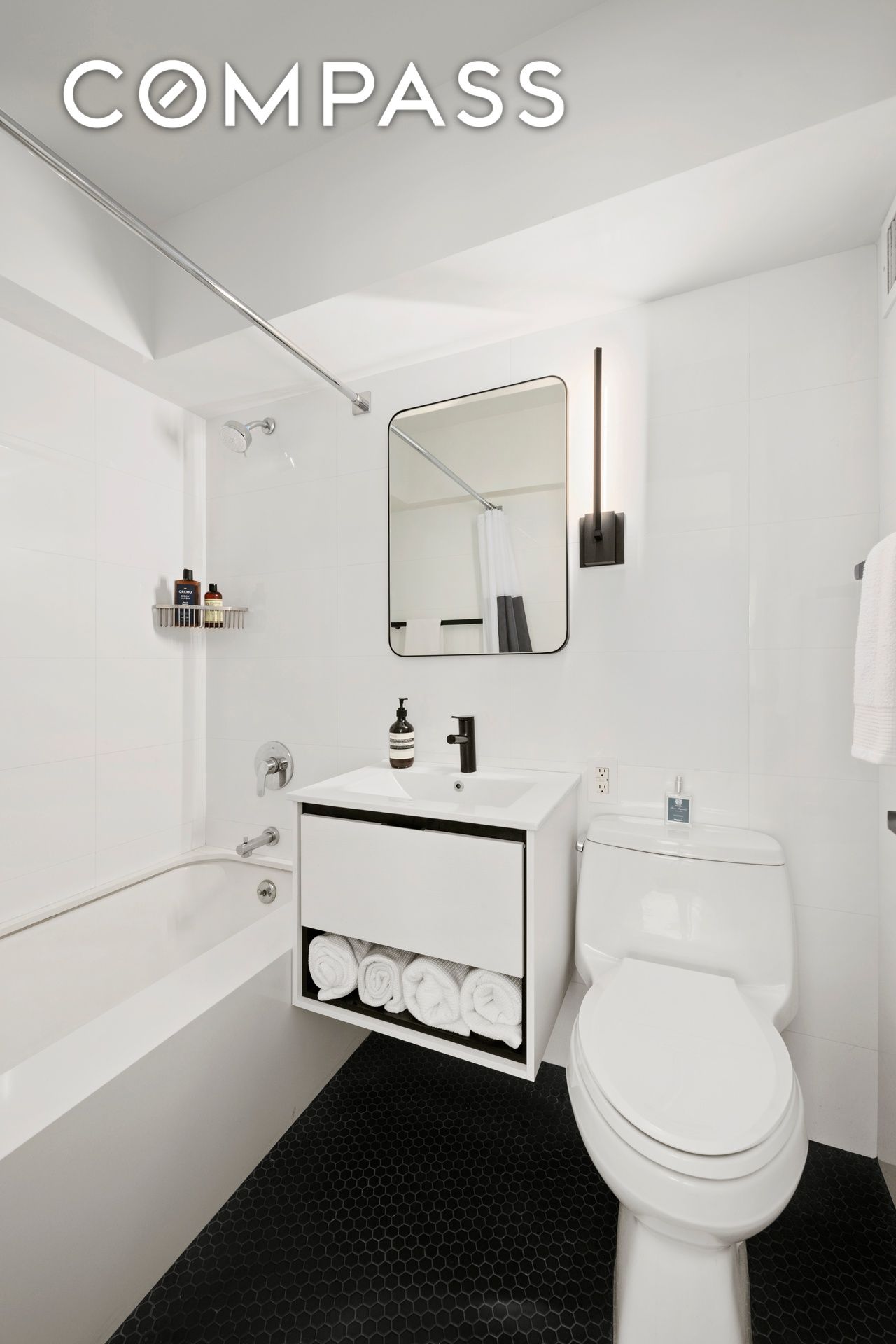 #8 photo, 55 E 9th Street, Greenwich Village , NY 10003