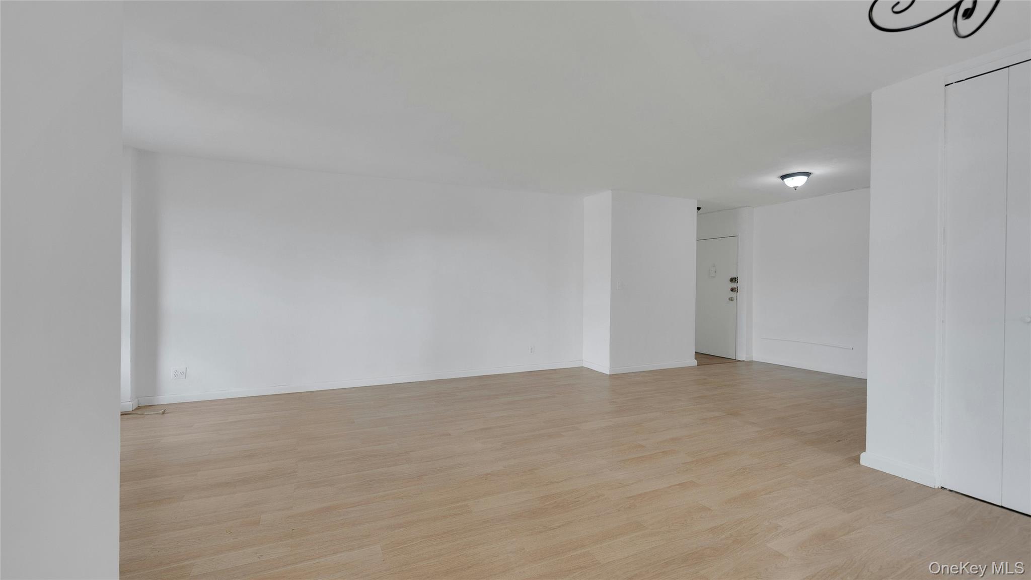 #11 photo, 61-25 98th Street, クイーンズ区 Rego Park , NY 11374